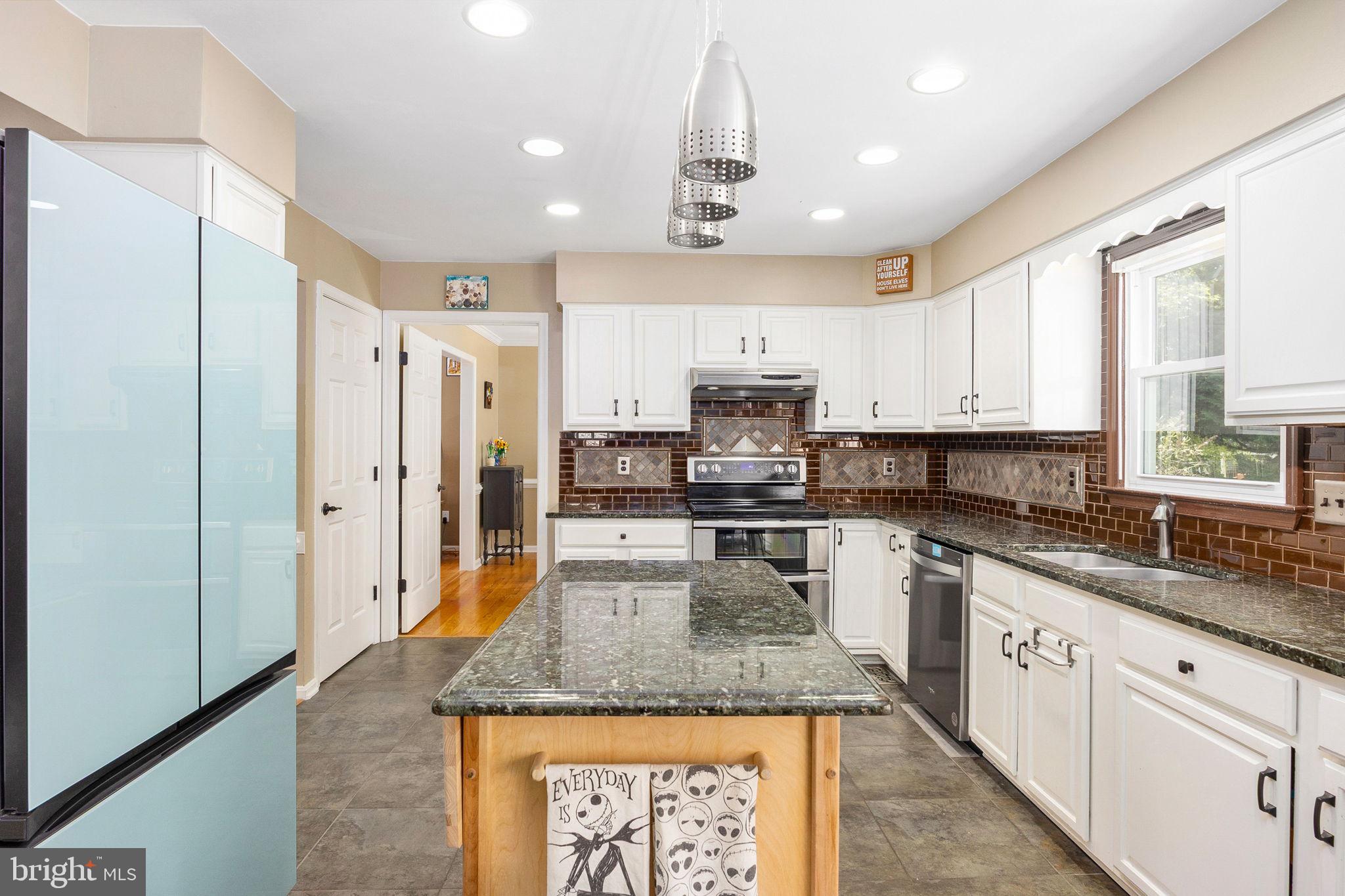 FOX POINT - Residential