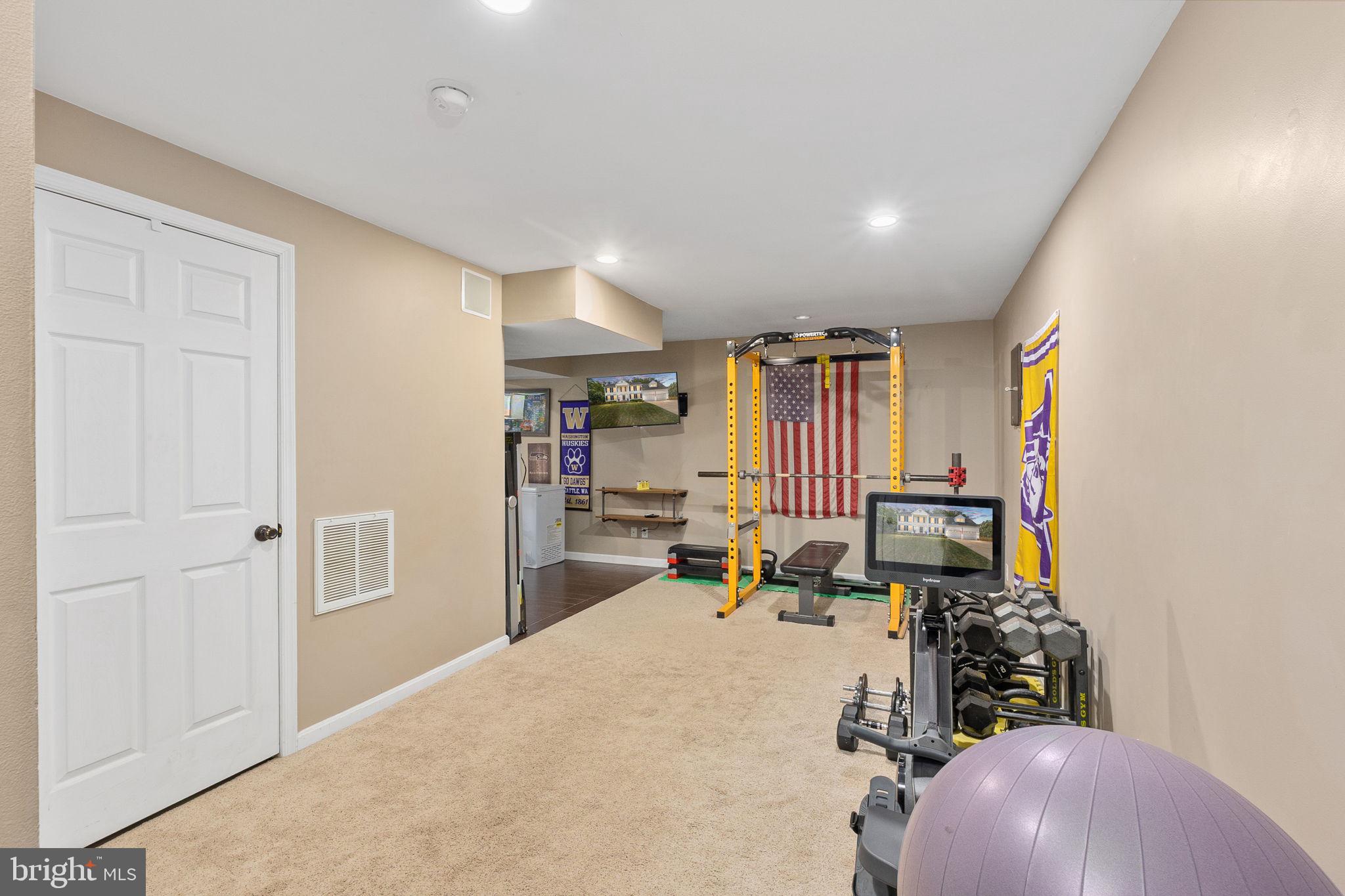 FOX POINT - Residential