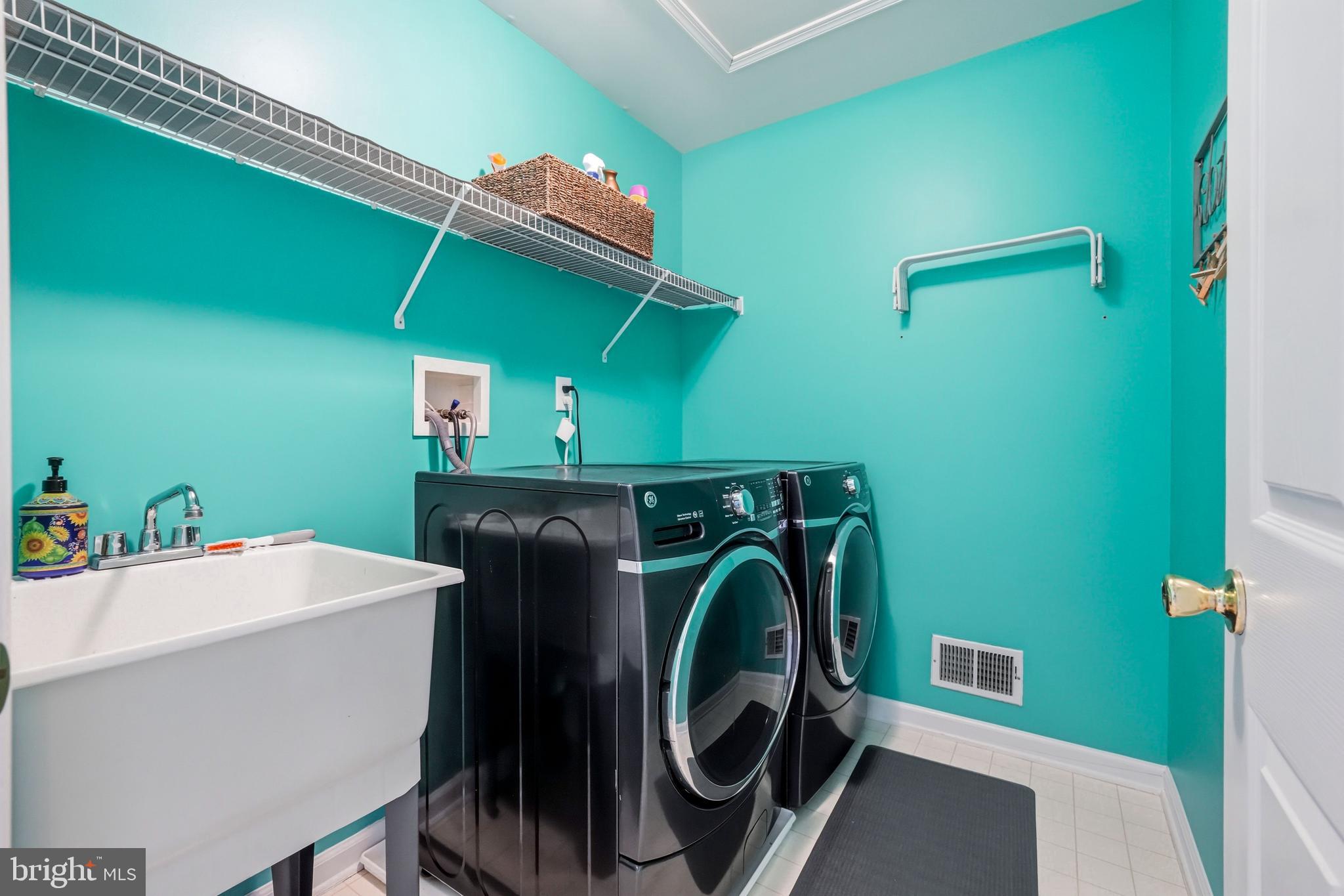 BRANDYWINE @ THORN - Residential