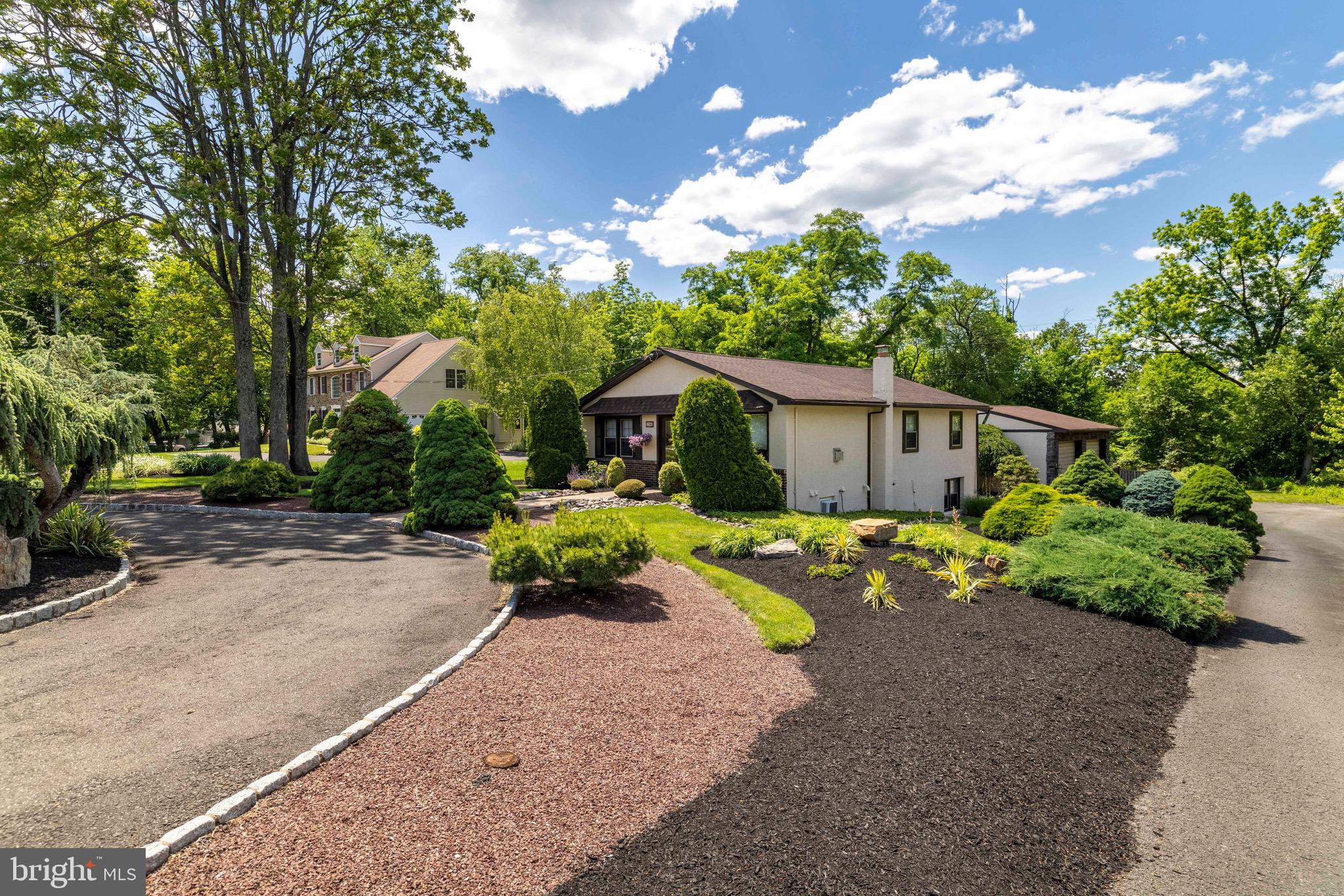 WILLOW GROVE - Residential