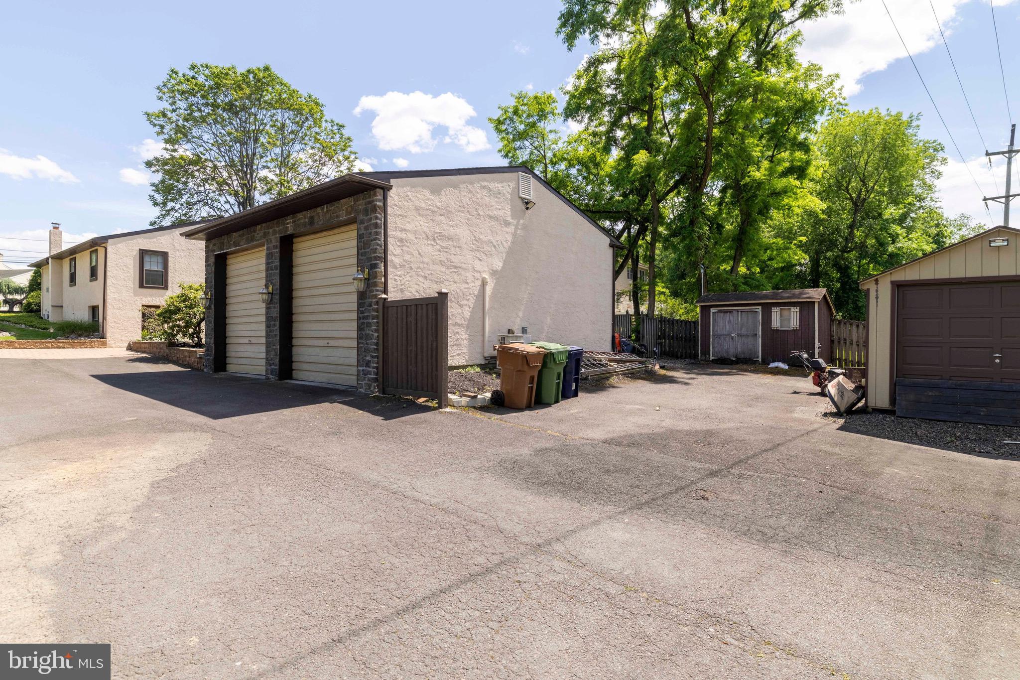 WILLOW GROVE - Residential