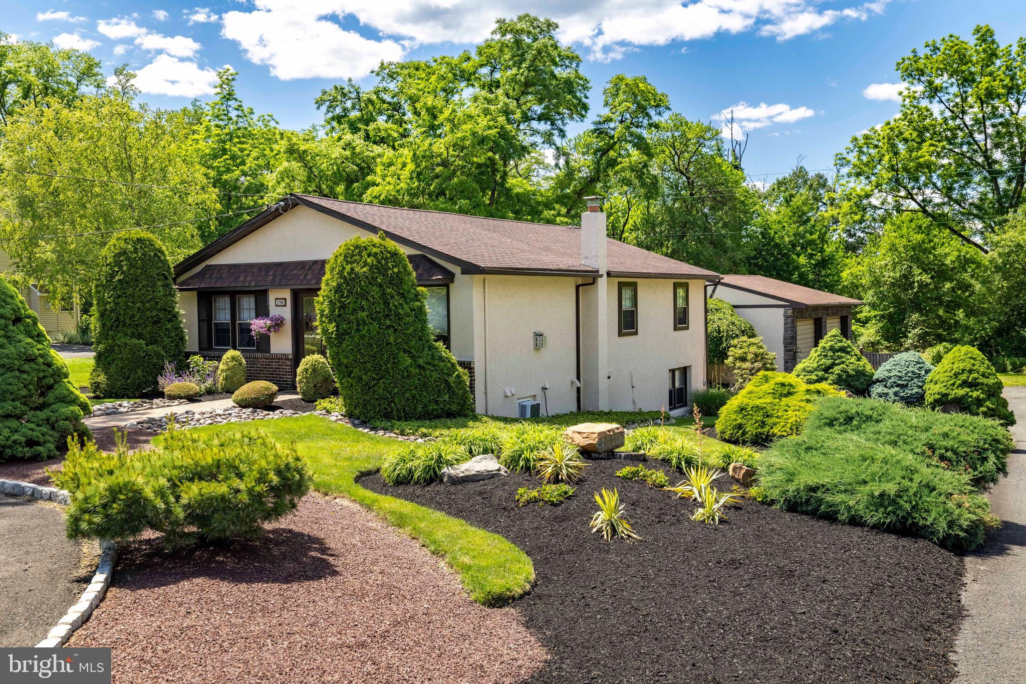 WILLOW GROVE - Residential