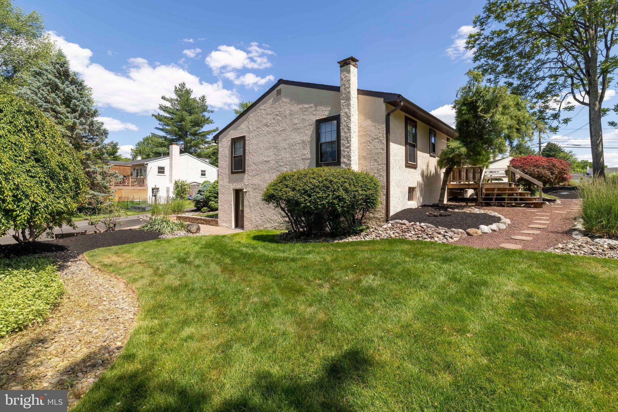 WILLOW GROVE - Residential