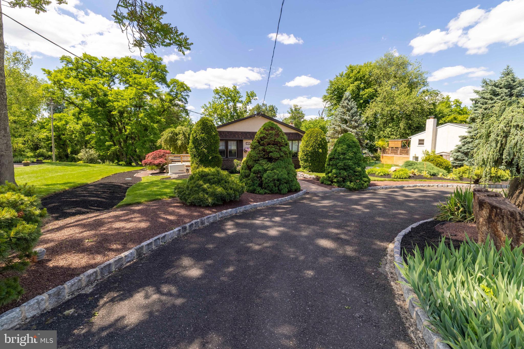 WILLOW GROVE - Residential