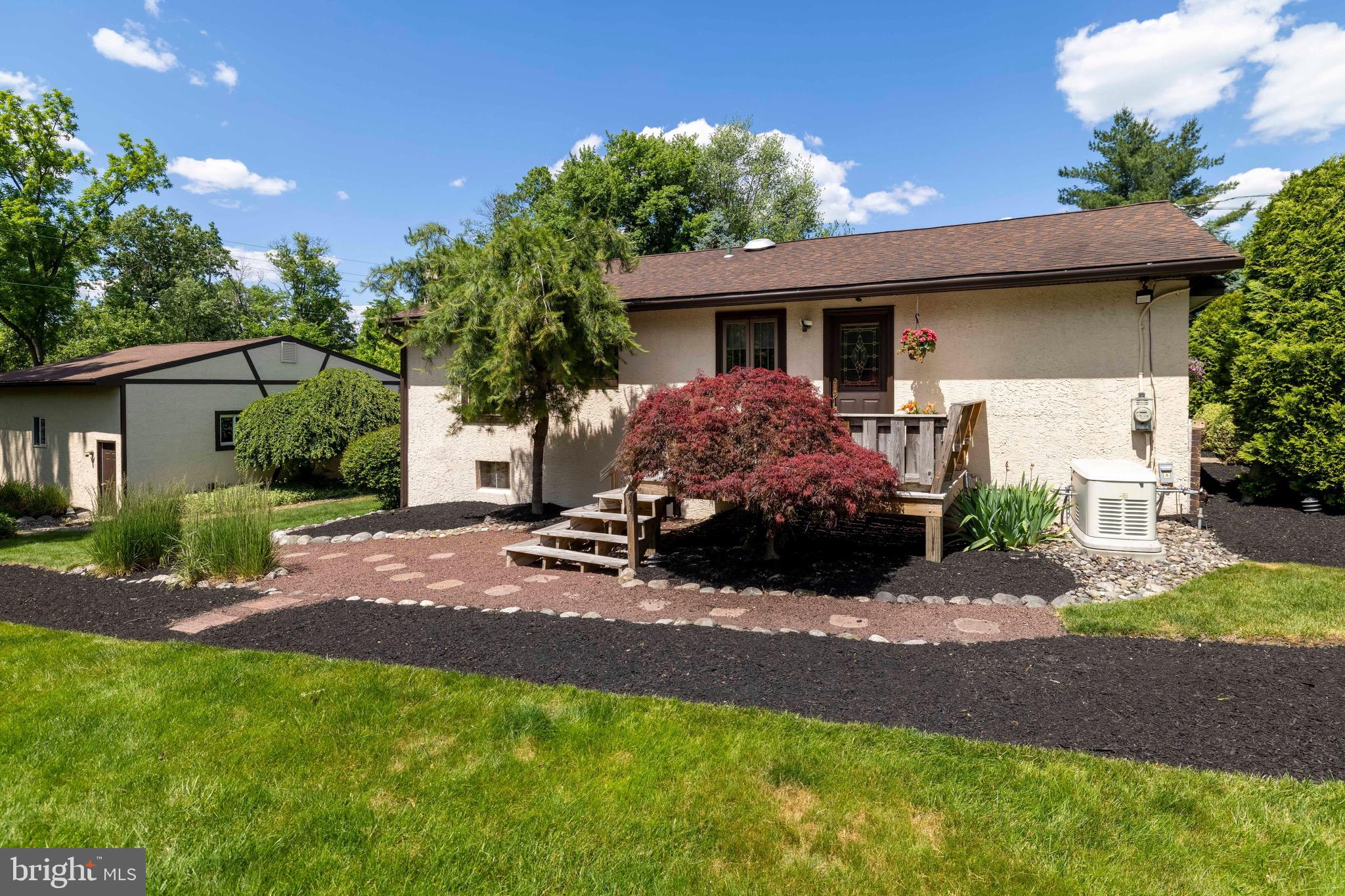 WILLOW GROVE - Residential