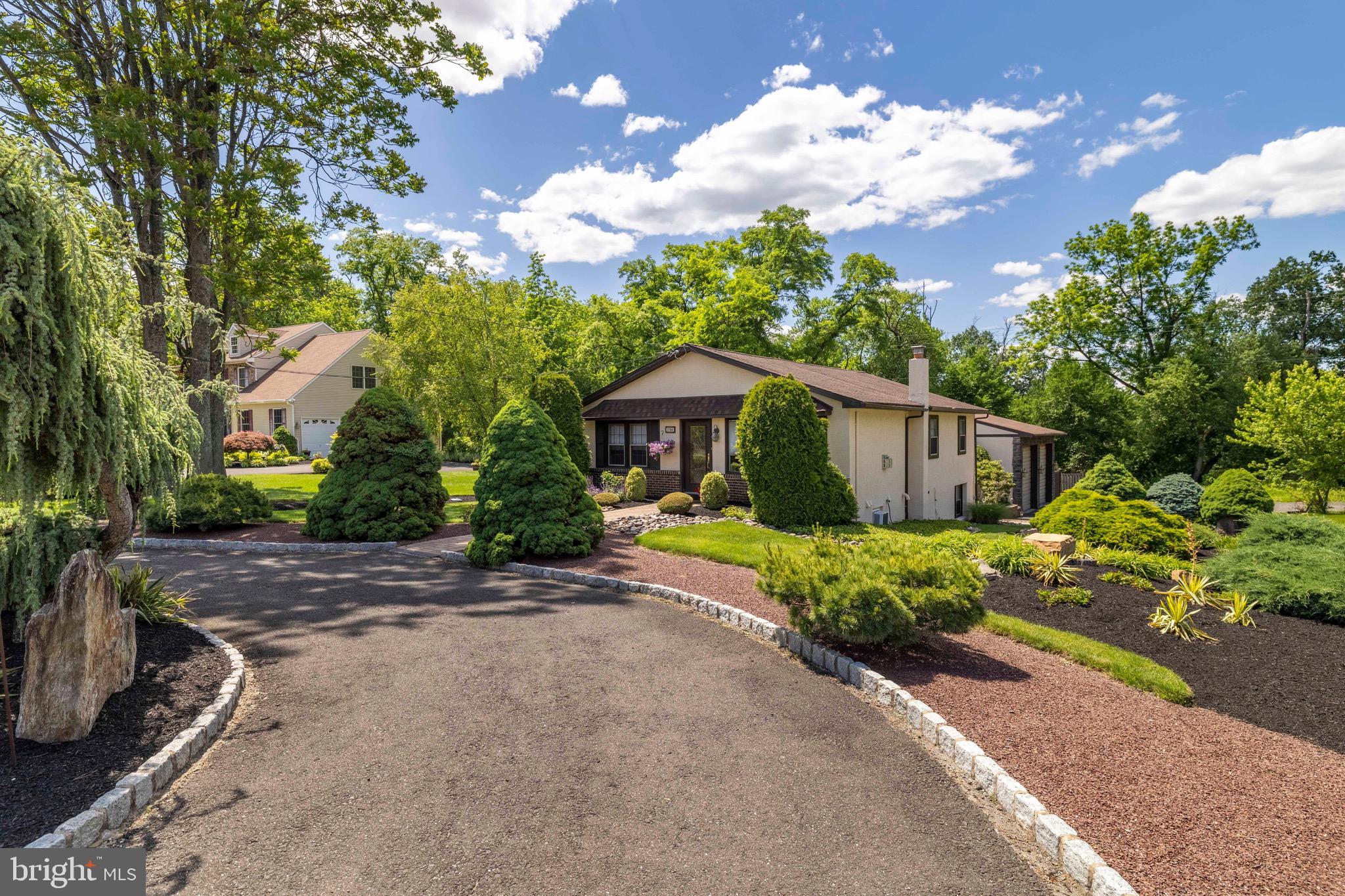 WILLOW GROVE - Residential
