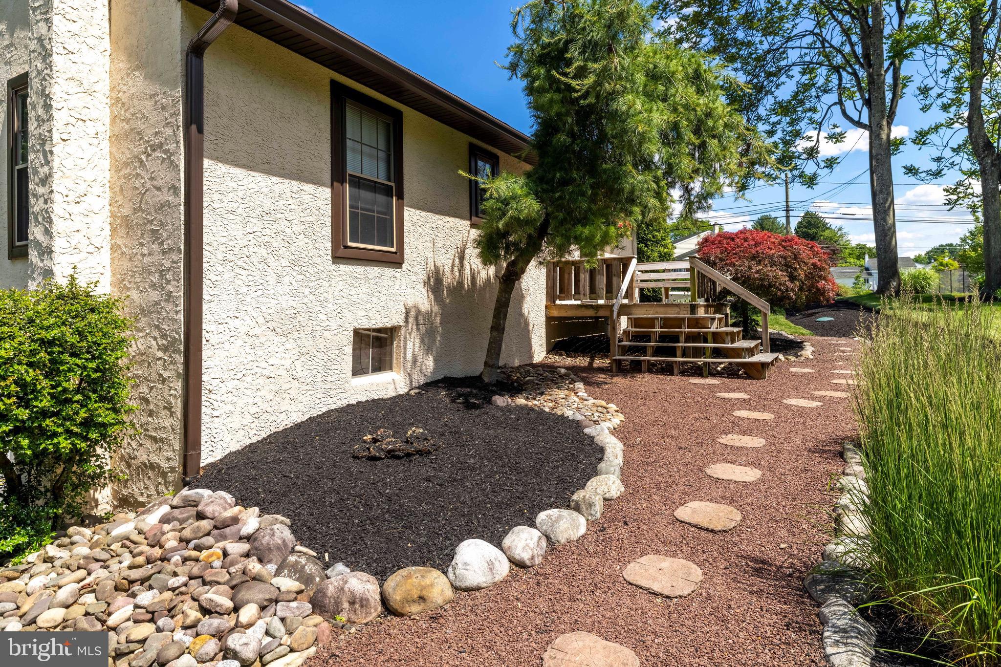 WILLOW GROVE - Residential