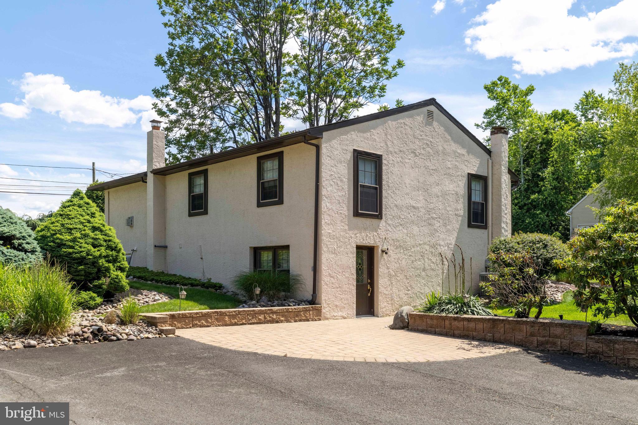 WILLOW GROVE - Residential