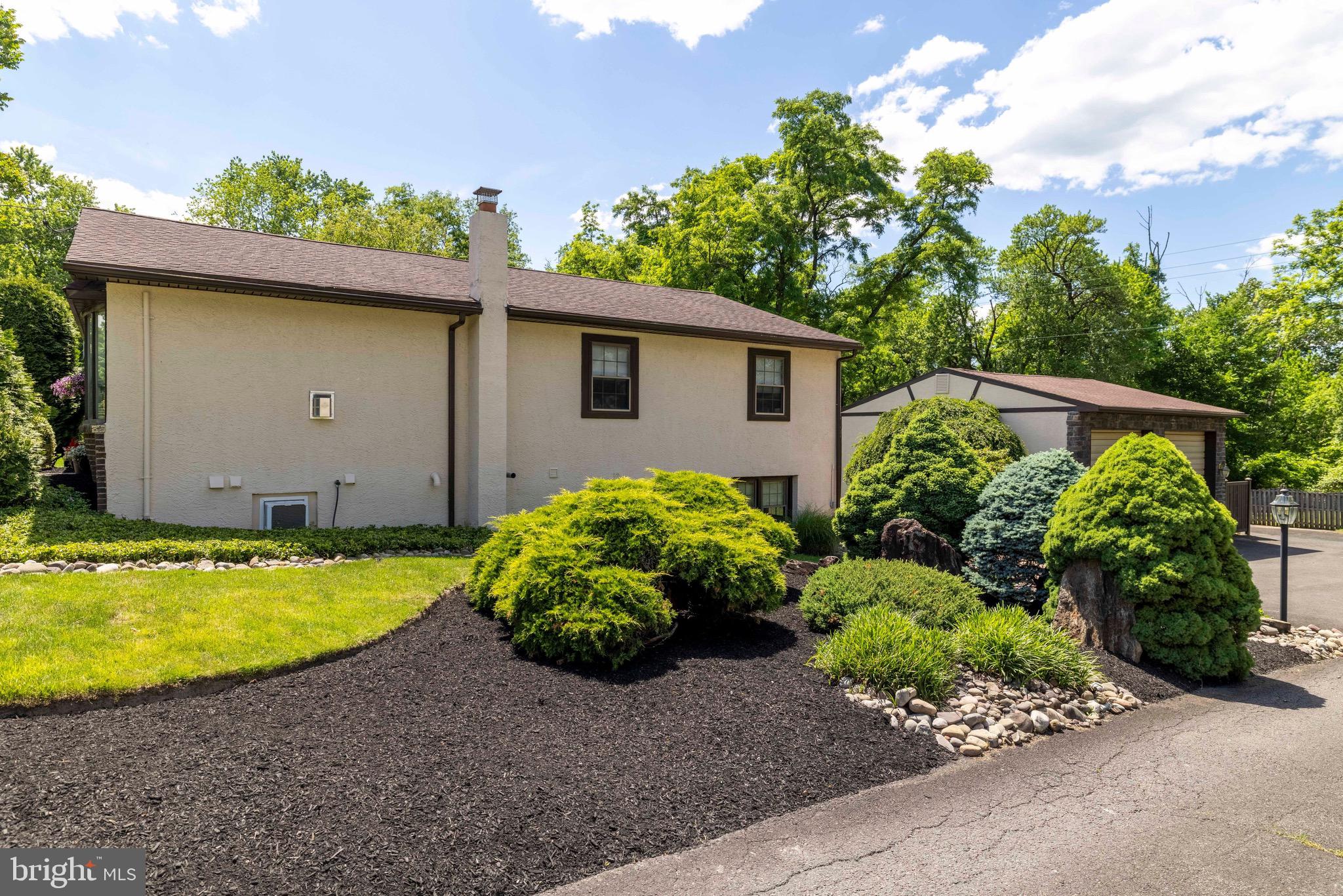 WILLOW GROVE - Residential
