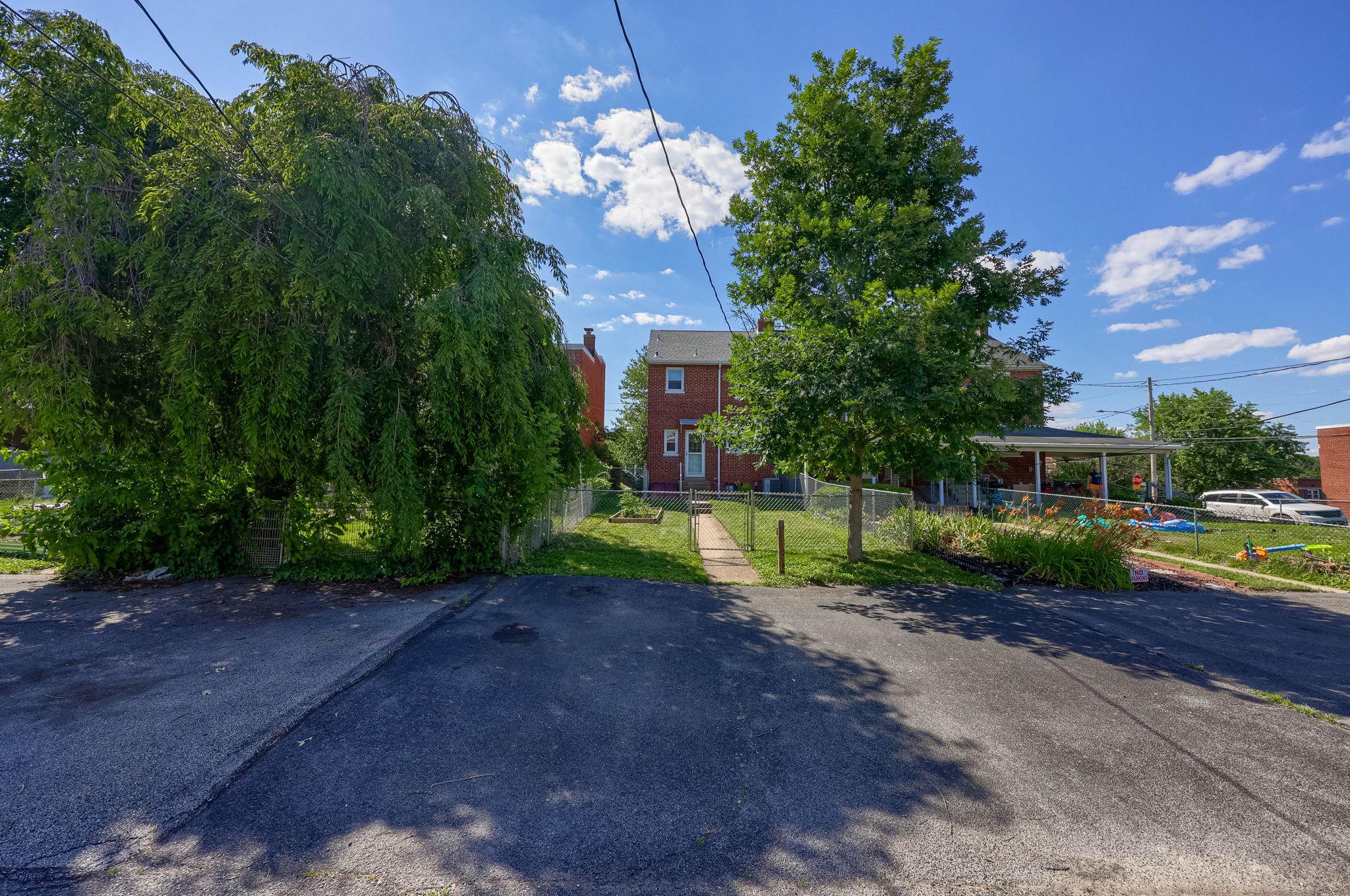 LANCASTER - Residential