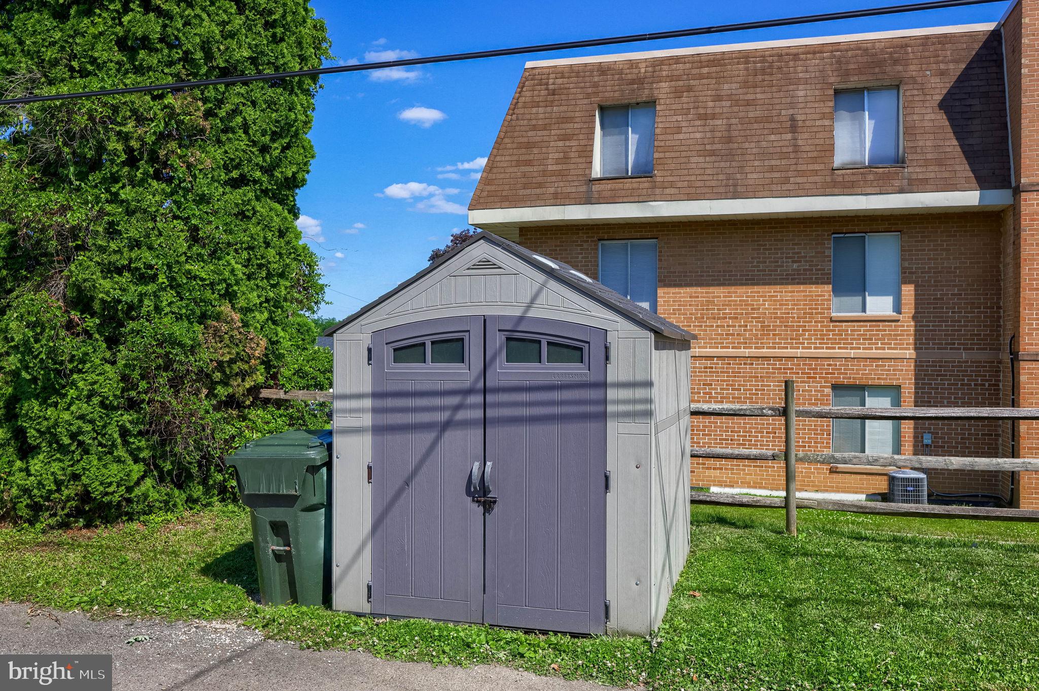 LANCASTER - Residential