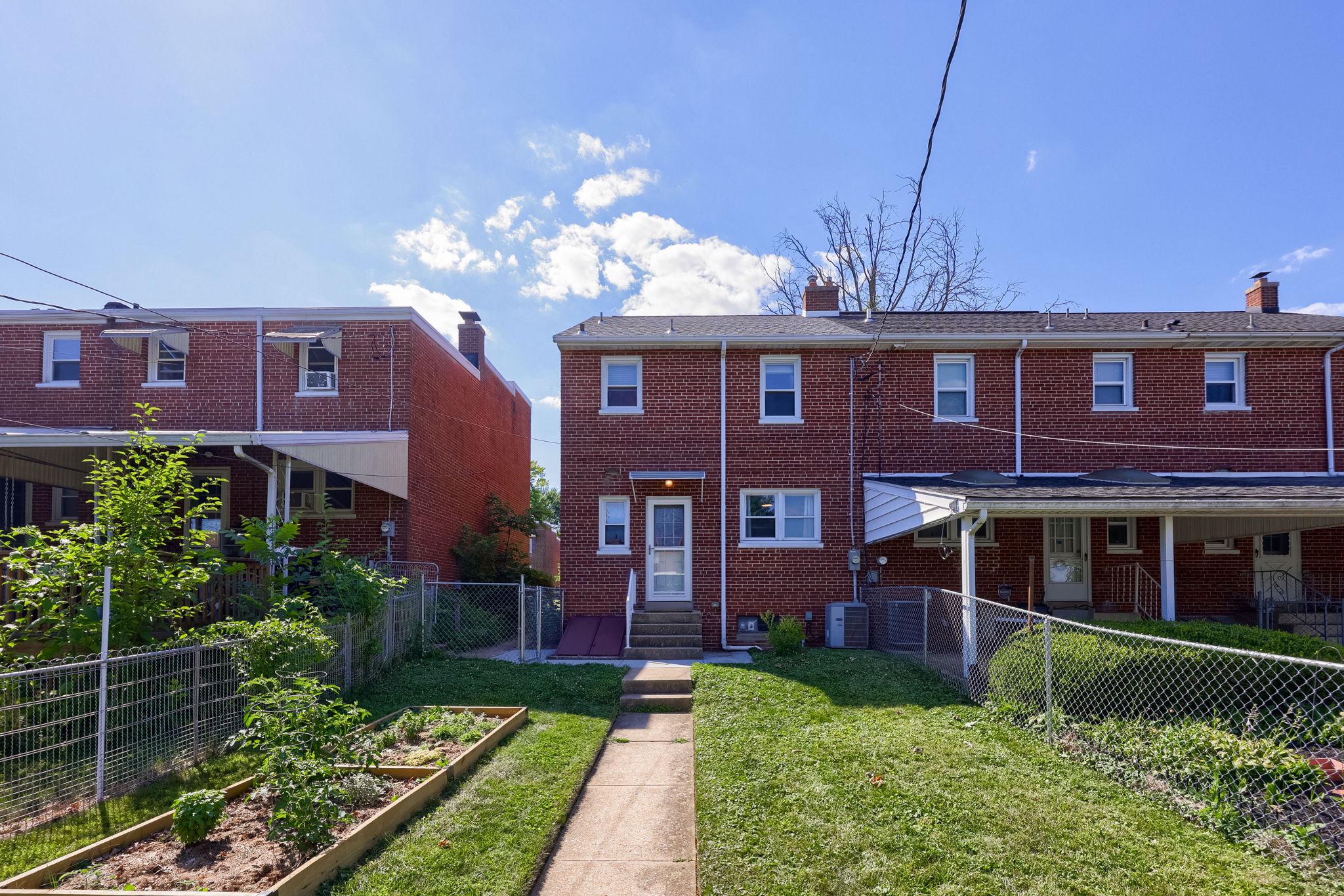 LANCASTER - Residential