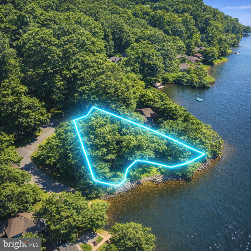 LAKE LAND OR - Land