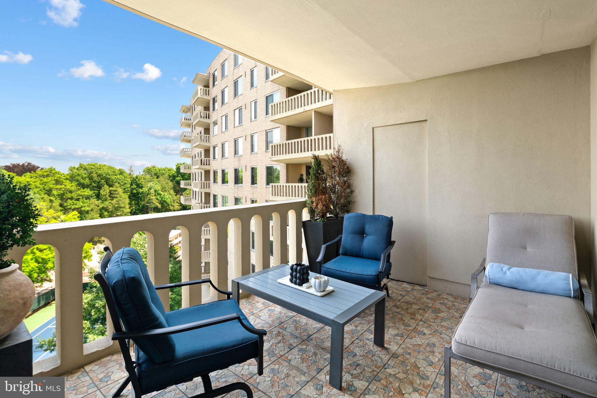 PRESIDENTIAL ESTS - Residential