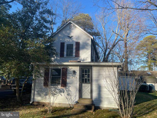 Ready for a revamp here! Quaint rural area, opportunity awaits.  Make it your own sanctuary! A possible Airbnb opportunity here?  Property is strictly sold as is. Buyer/buyers agent to do their due diligence and to verify all subject information including tax amounts, sqft, utilities, lot size, schools, etc to their satisfaction. Insurability: UI which means UI (Uninsurable)- a property that requires extensive repairs after the closing and is not eligible for FHA mortgage insurance. Properties listed as "UNINSURED" means that certain repairs and or improvements are required to be eligible for an FHA 203(k) mortgage. The required repairs on most of these properties exceed $5000.00. Purchasers of these properties have the option to purchase "as-is" with cash or conventional financing. HUD CASE is 241-941973. SELLER DOES NOT ALLOW ASSIGNED CONTRACTS. Built before 1978, Lead Based Paint may be present.