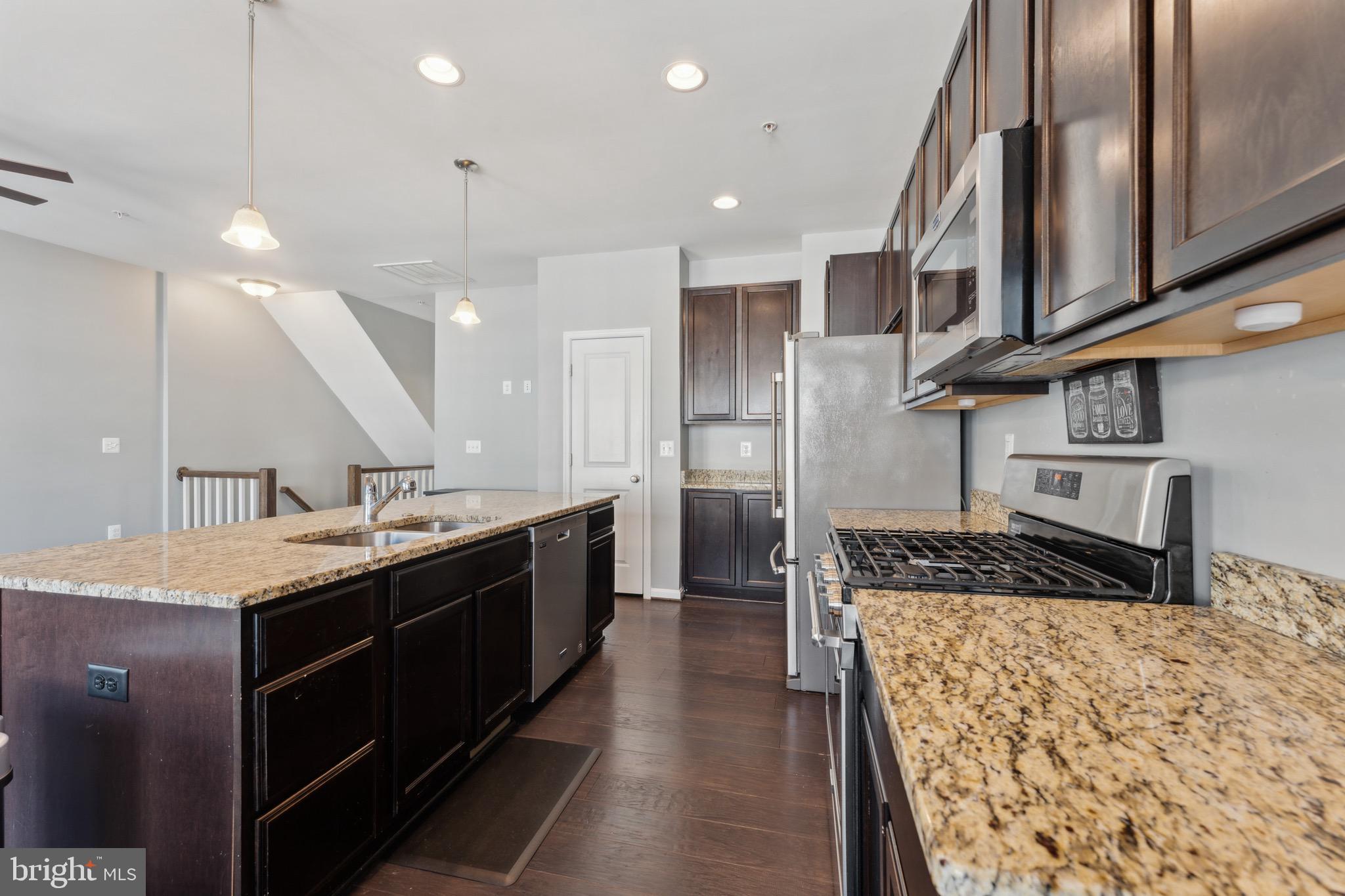 THE VILLAGES OF STEEPLECHASE - Residential Lease