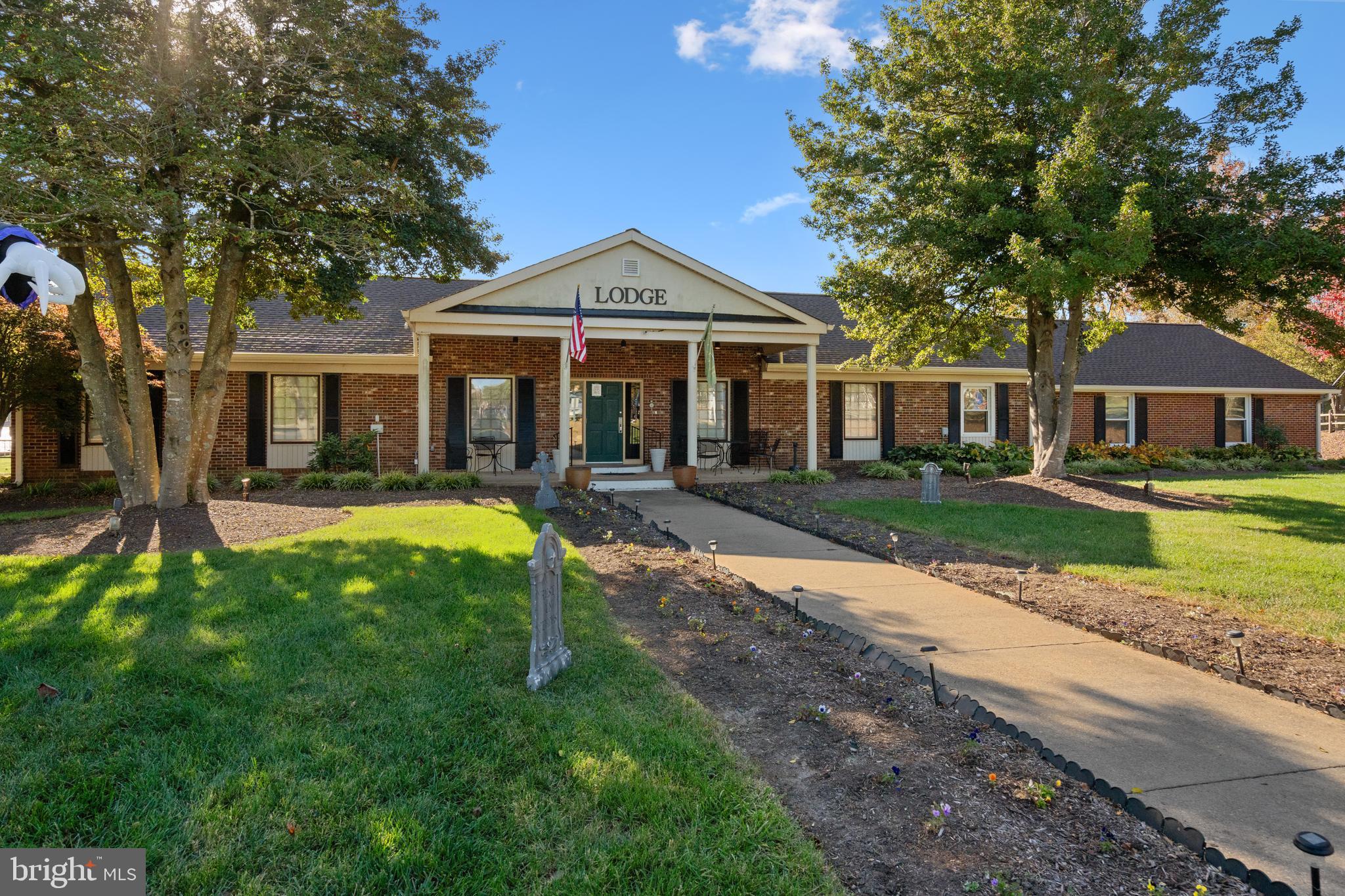 LAKE CAROLINE - Residential