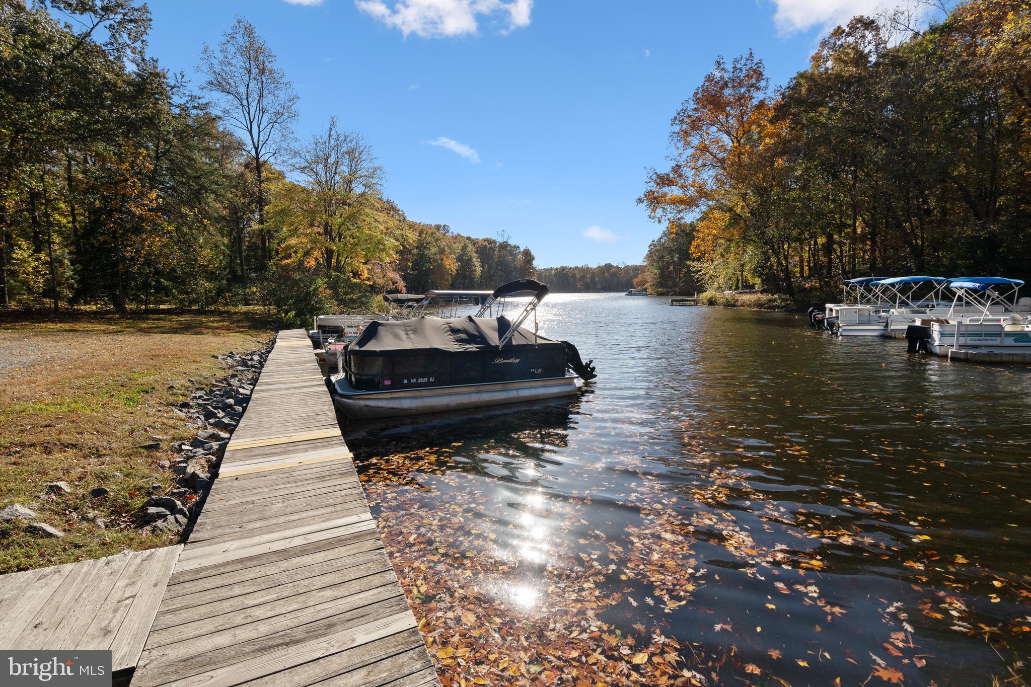 LAKE CAROLINE - Residential