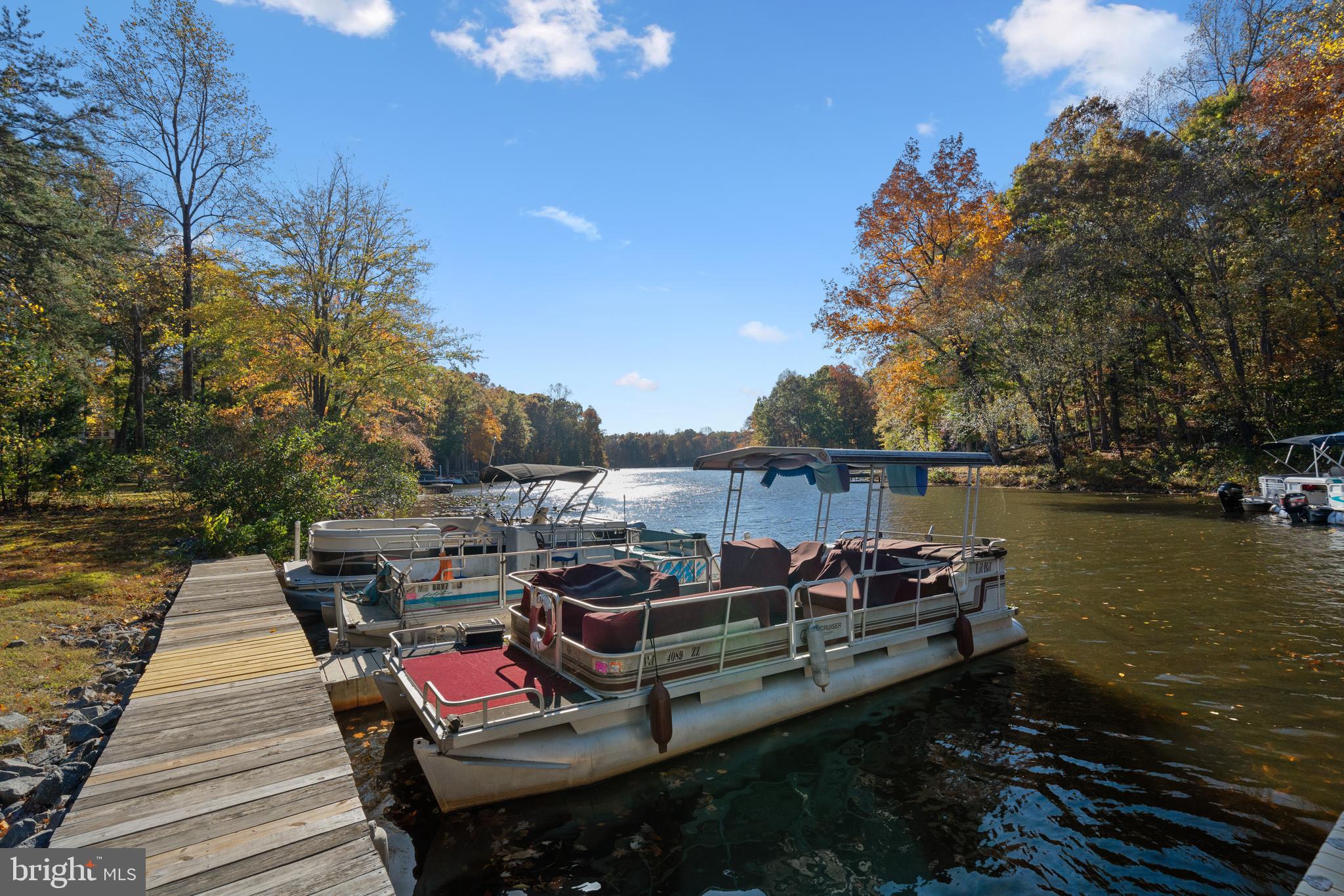 LAKE CAROLINE - Residential