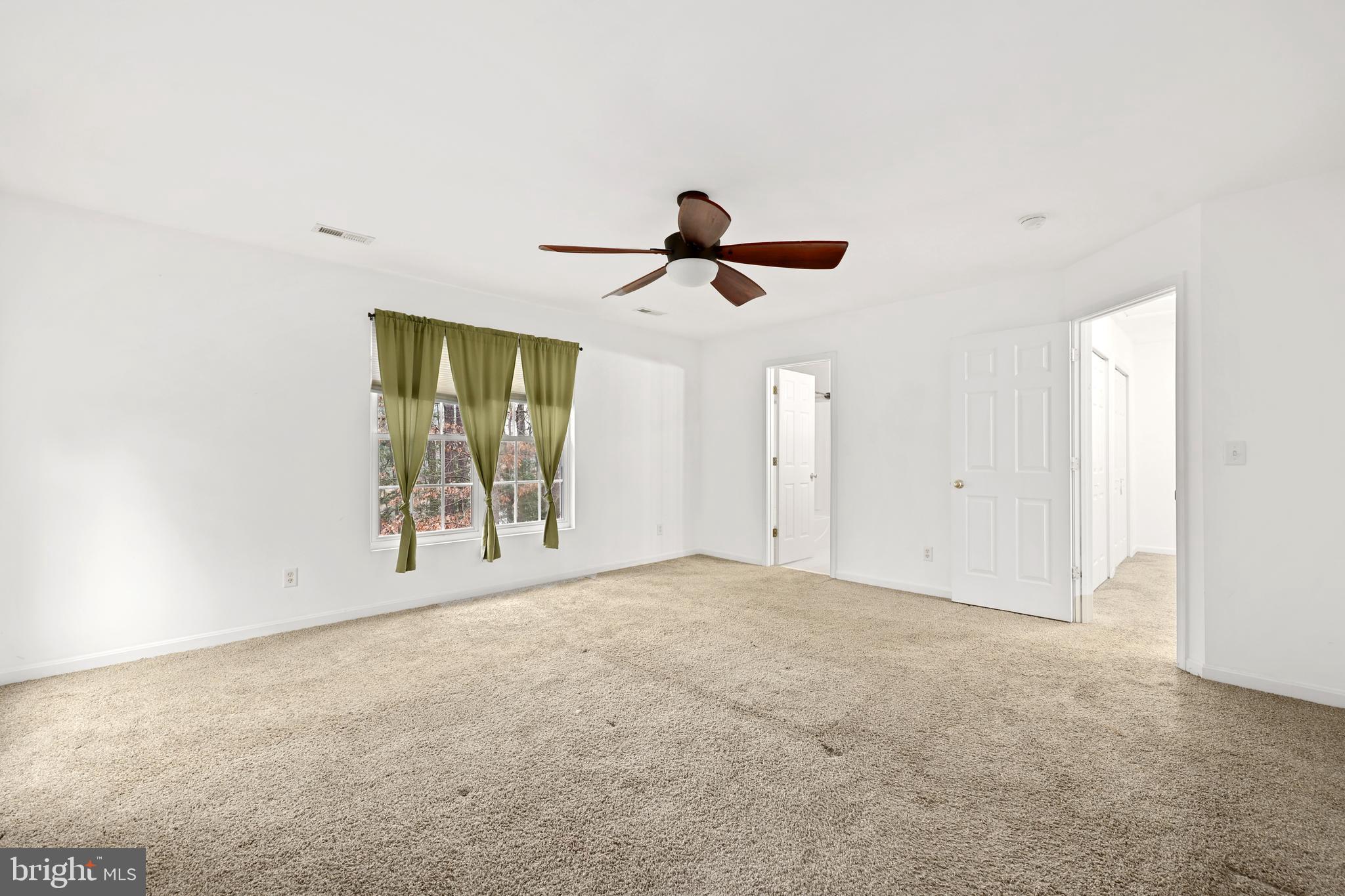 LAKE CAROLINE - Residential