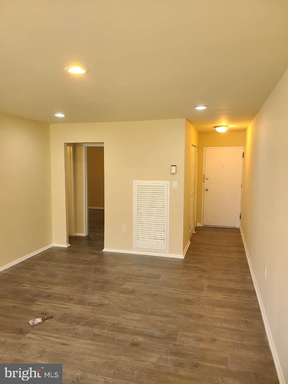 CHELSEA WOODS CONDO - Residential