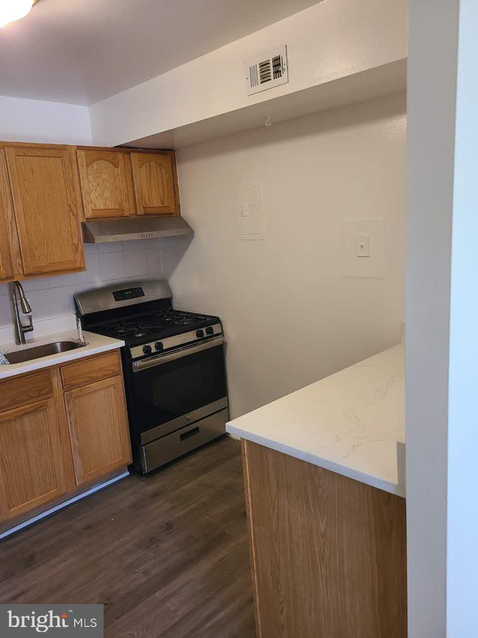 CHELSEA WOODS CONDO - Residential