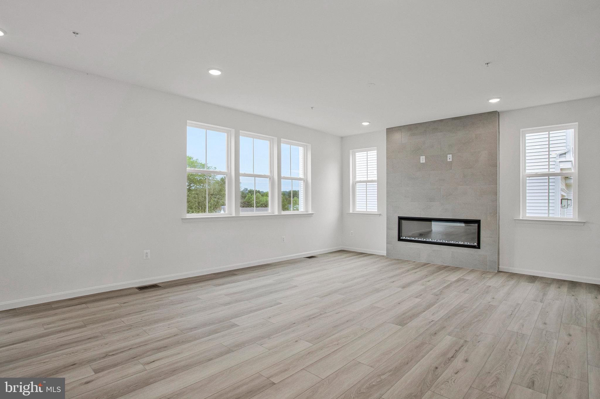 ROBERTS CROSSING - Residential