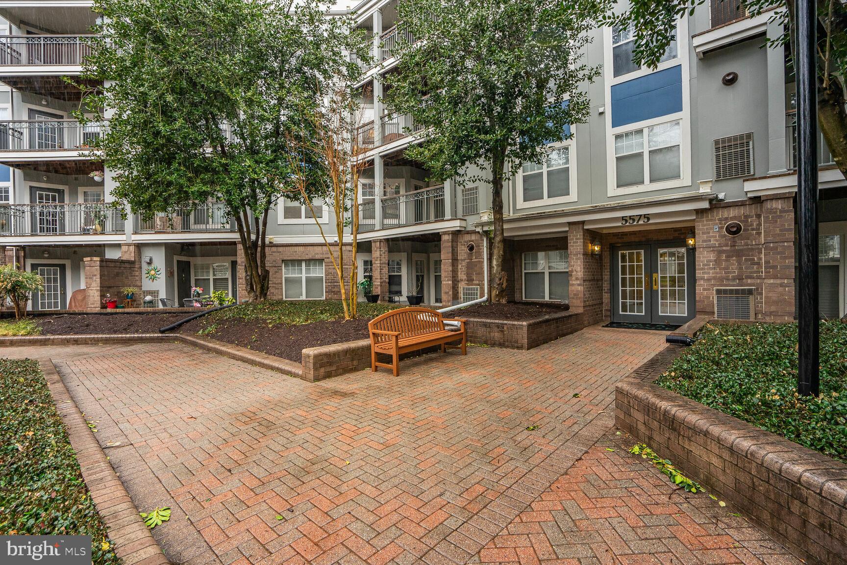 SAVOY PARK CONDOMINIUMS - Residential