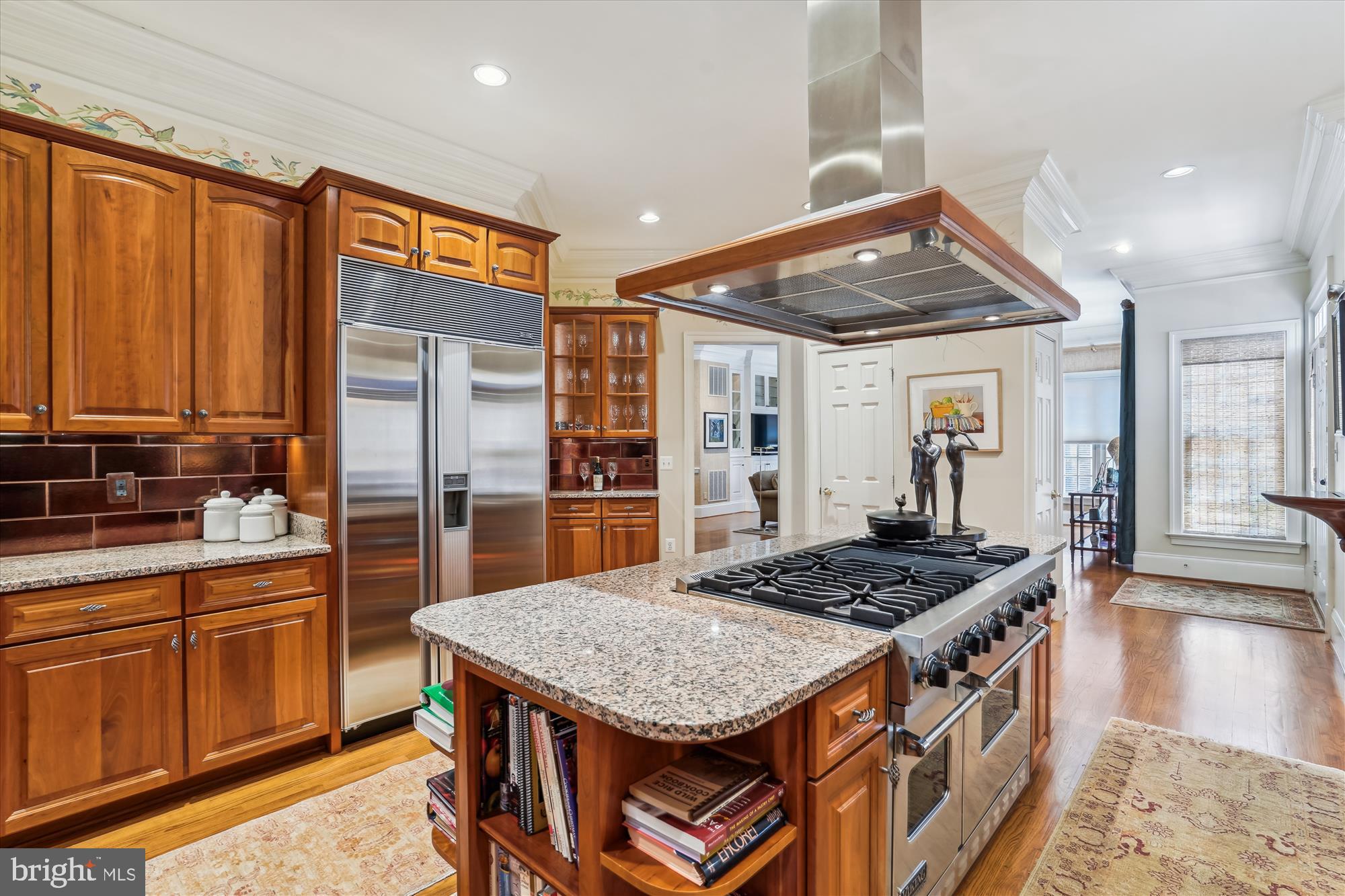 WILLIAMSBURG COMMONS - Residential