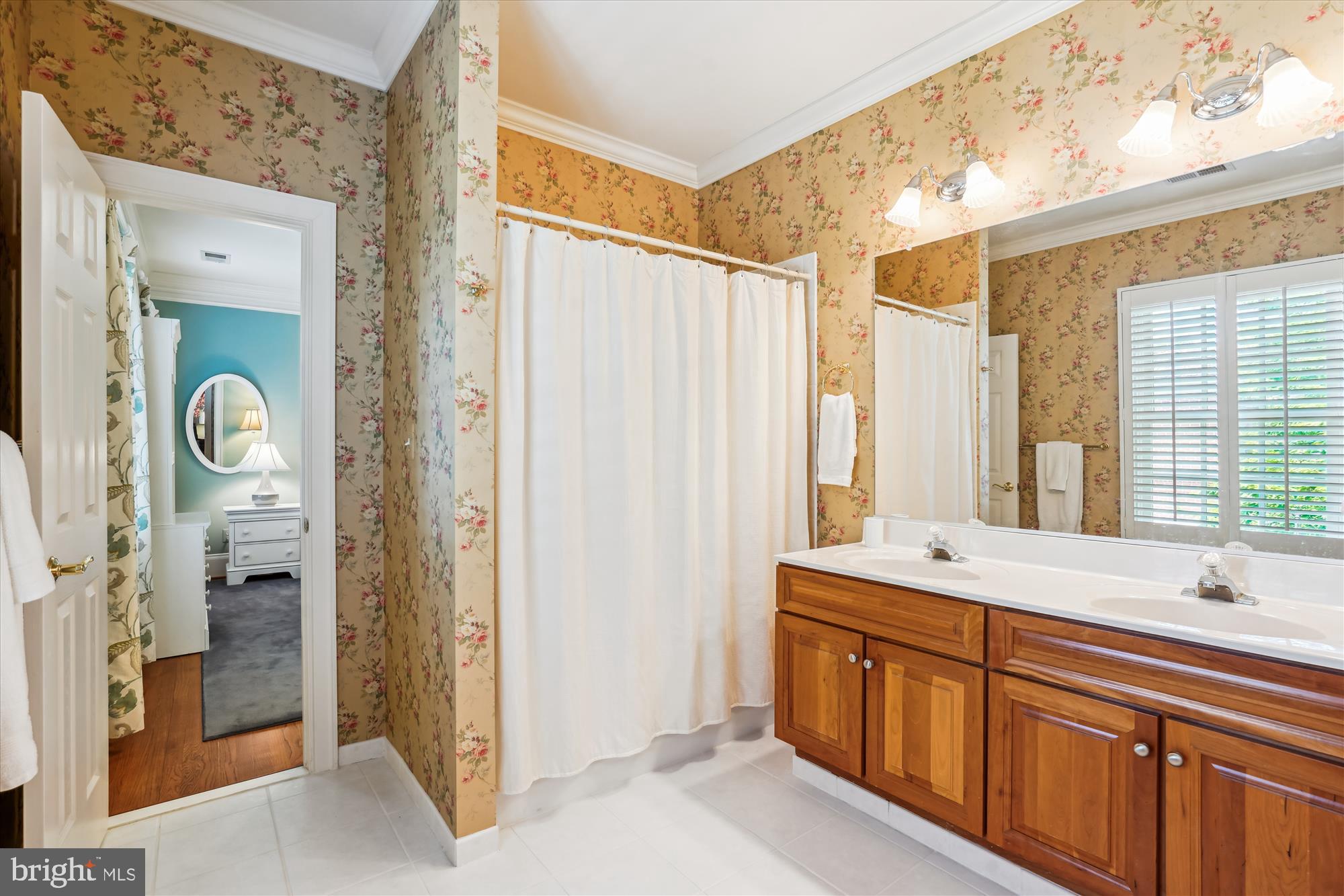 WILLIAMSBURG COMMONS - Residential