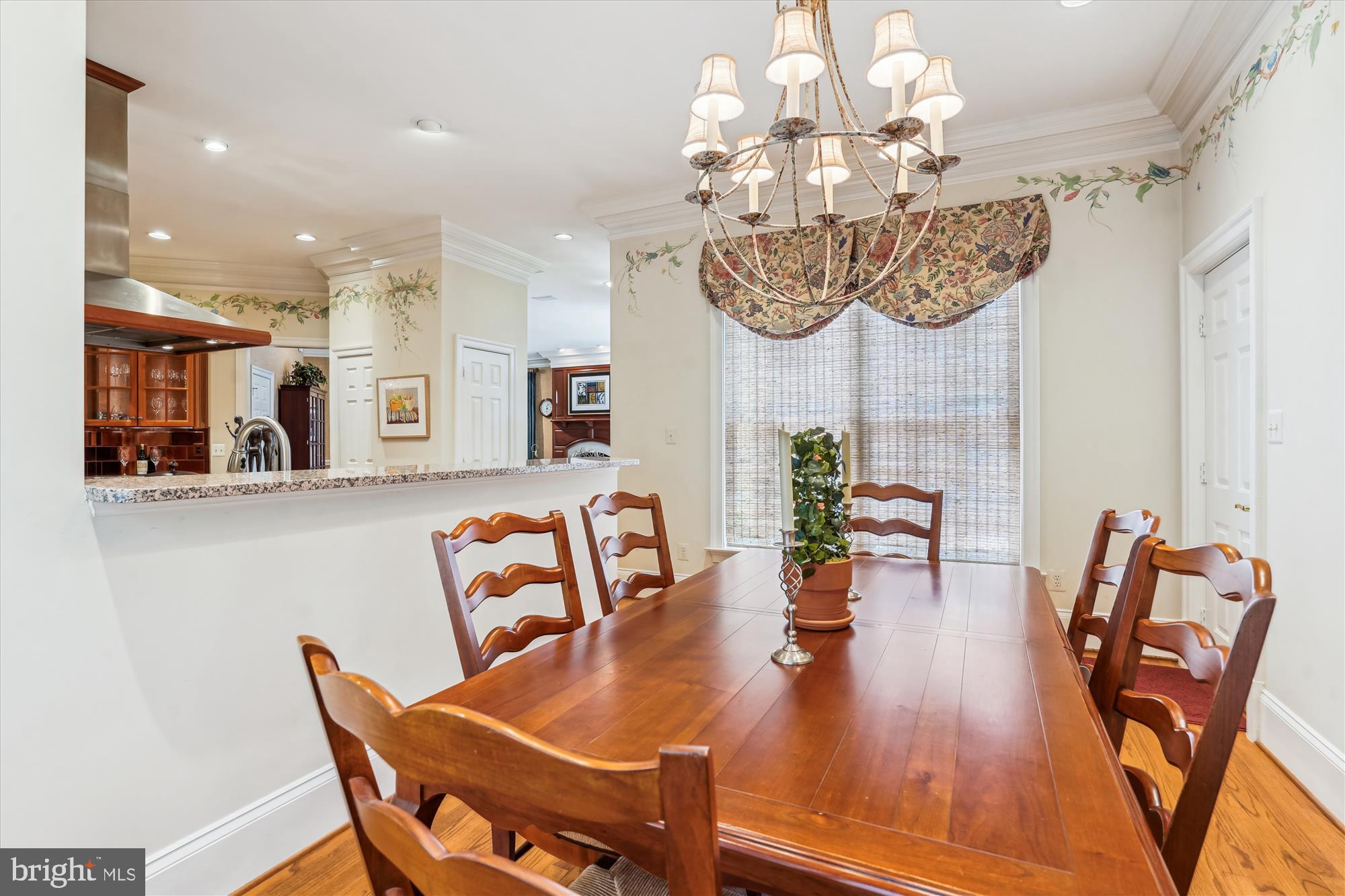 WILLIAMSBURG COMMONS - Residential