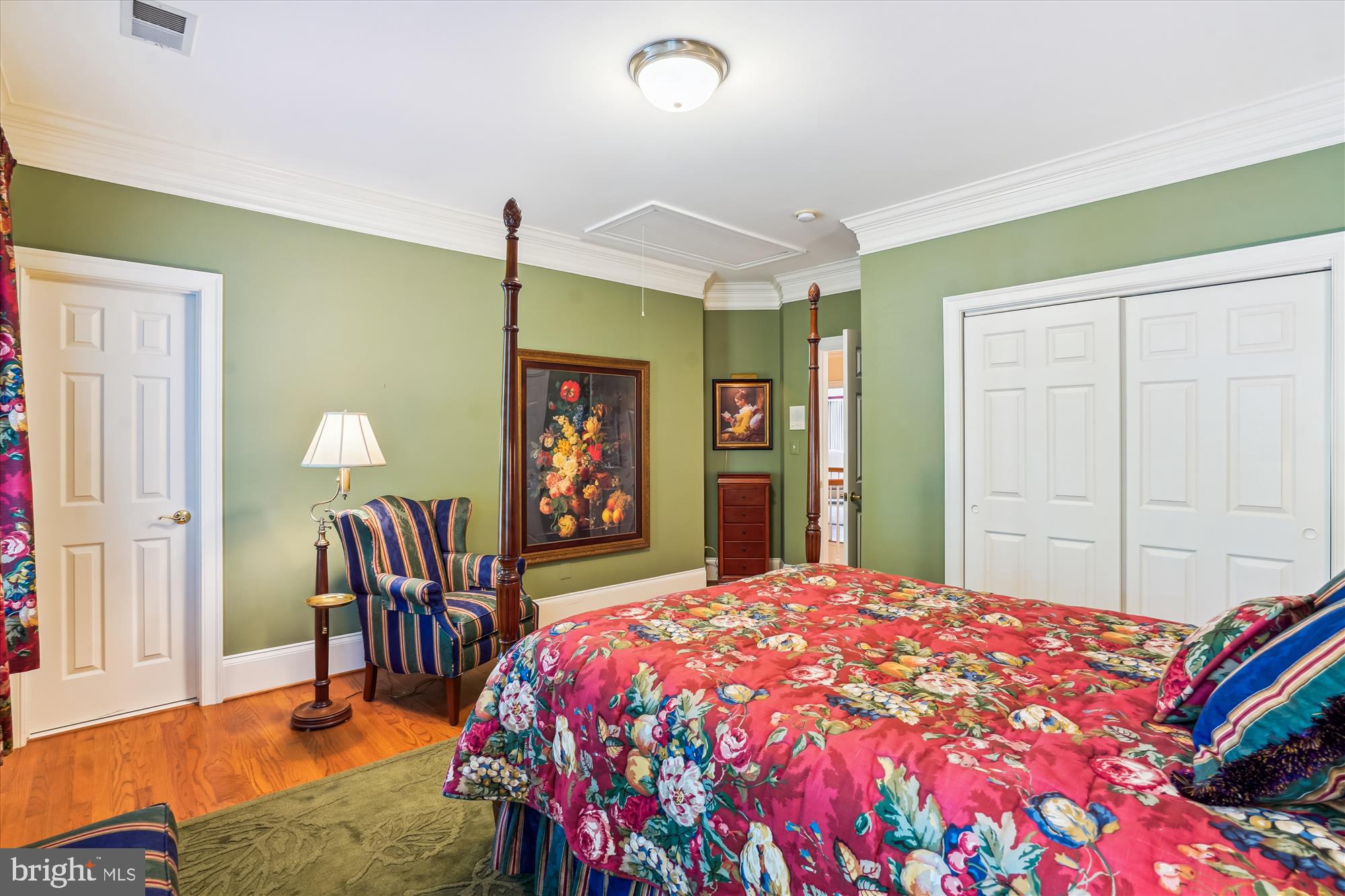 WILLIAMSBURG COMMONS - Residential