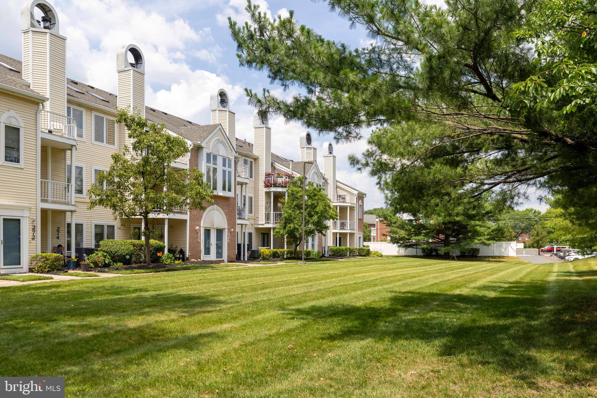 CRESTWOOD CONDO - Residential