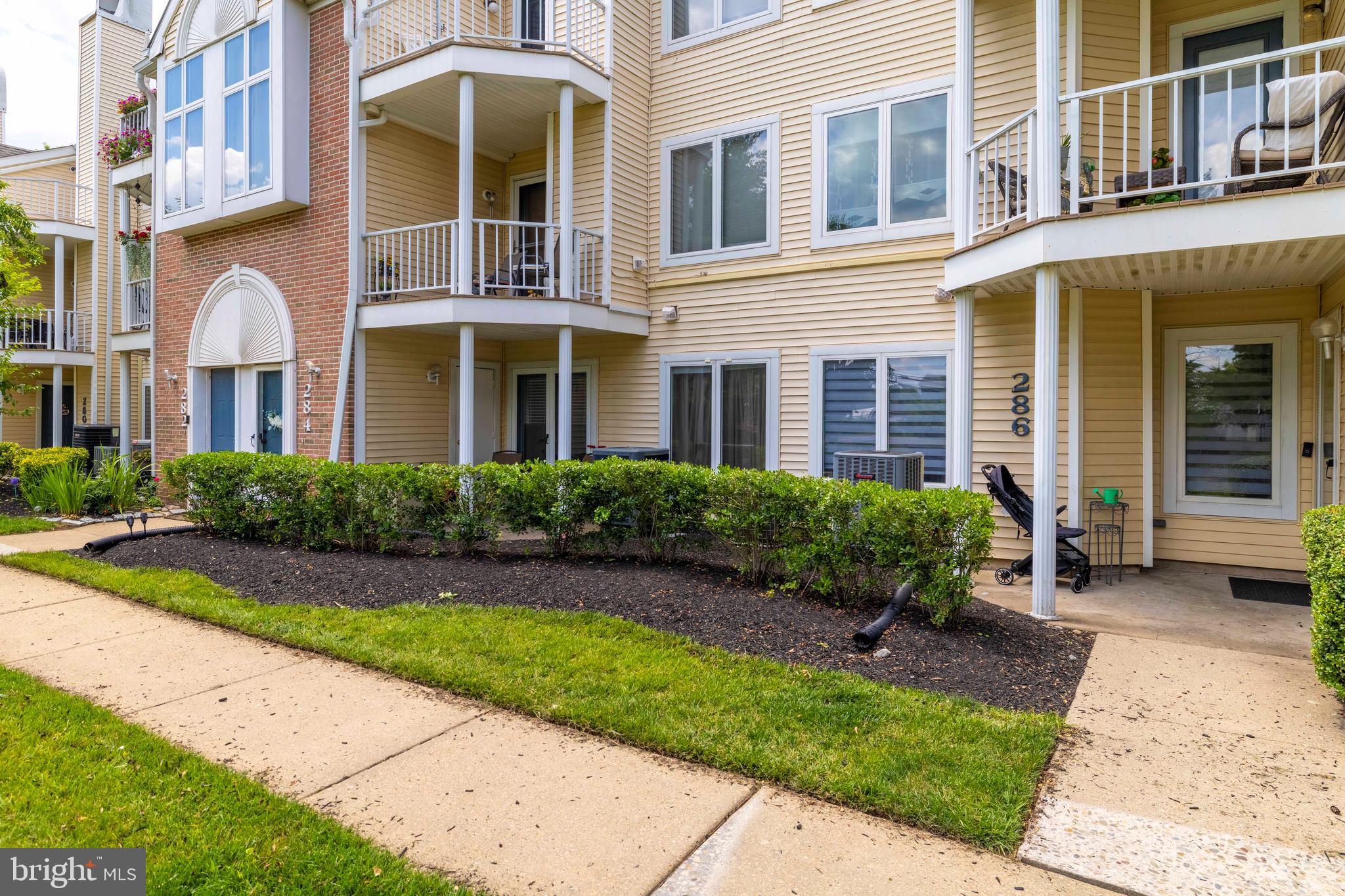CRESTWOOD CONDO - Residential
