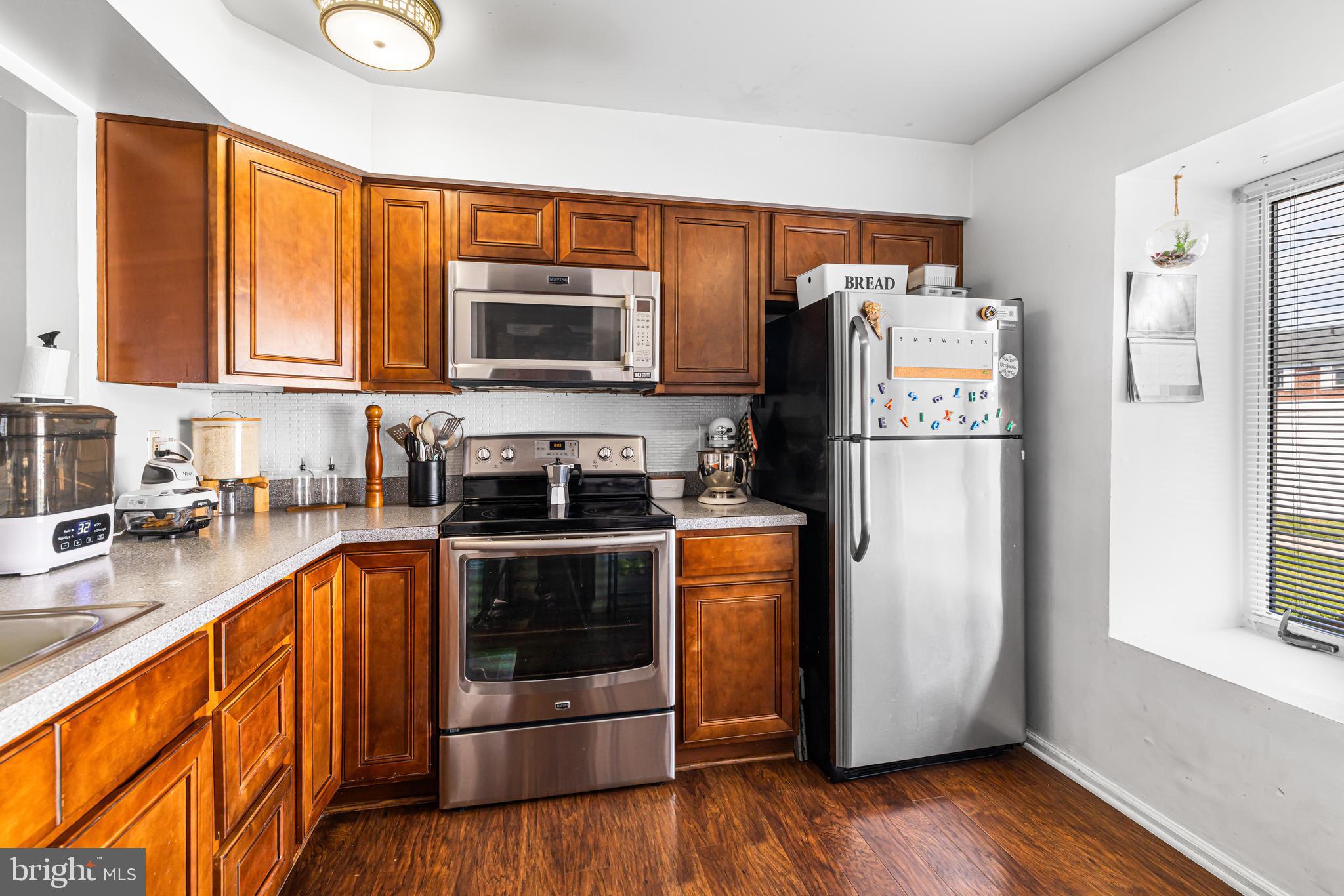 CRESTWOOD CONDO - Residential