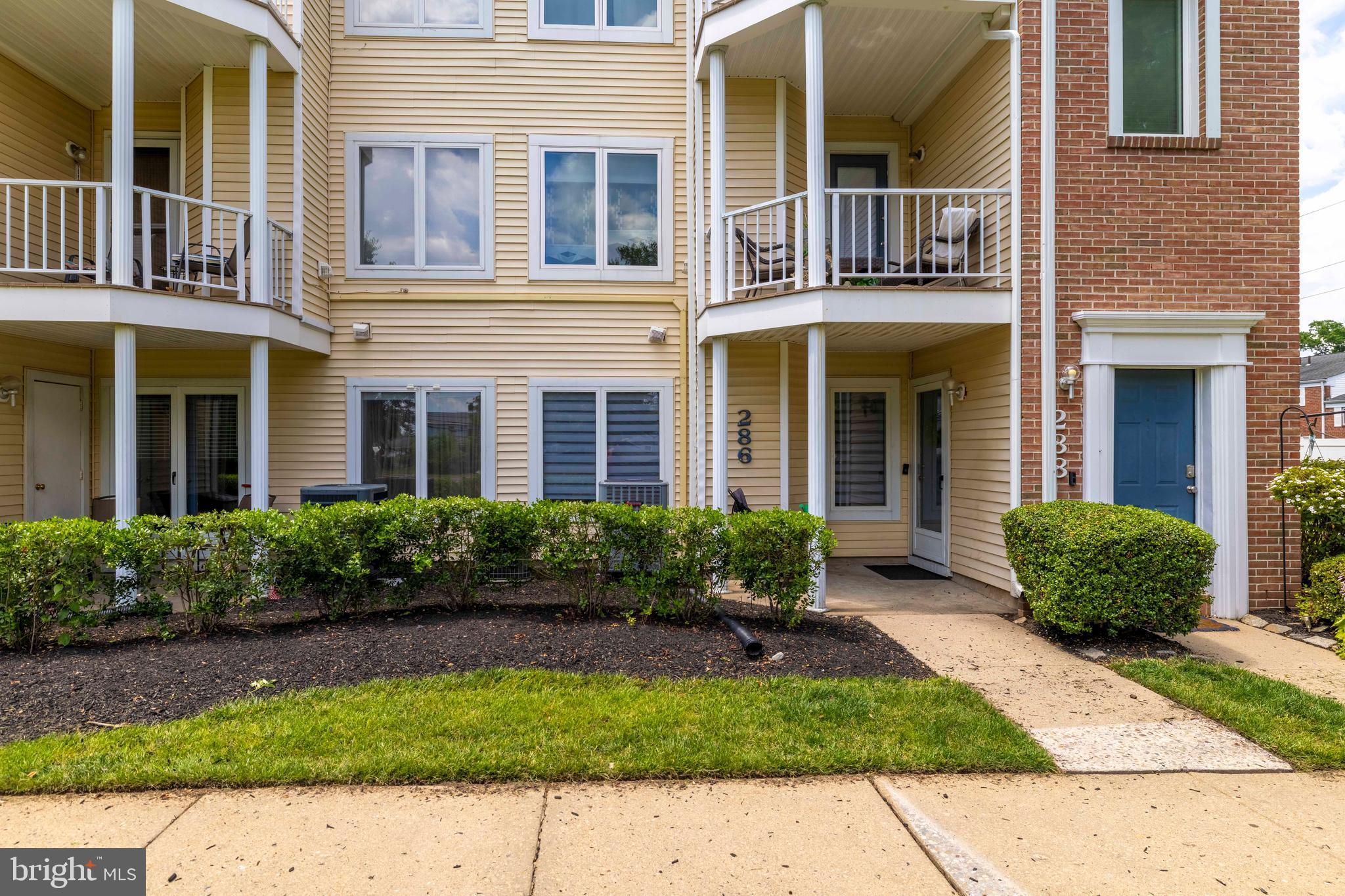 CRESTWOOD CONDO - Residential