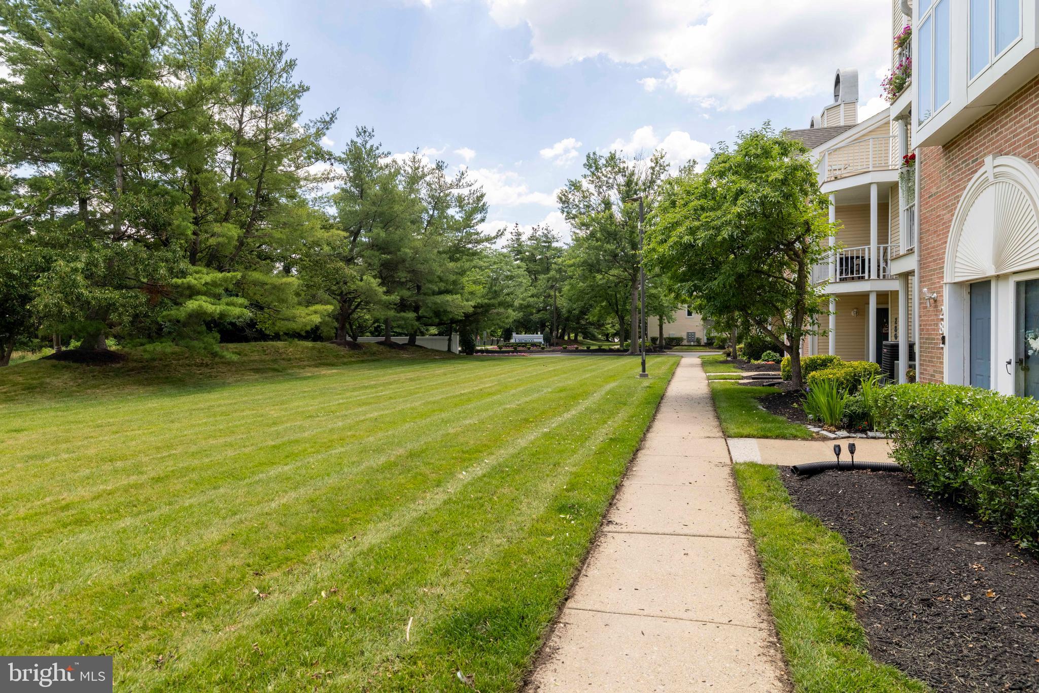 CRESTWOOD CONDO - Residential