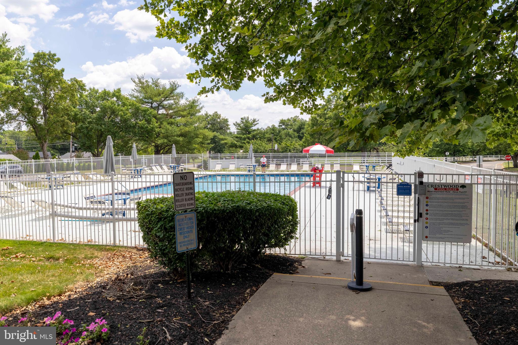 CRESTWOOD CONDO - Residential