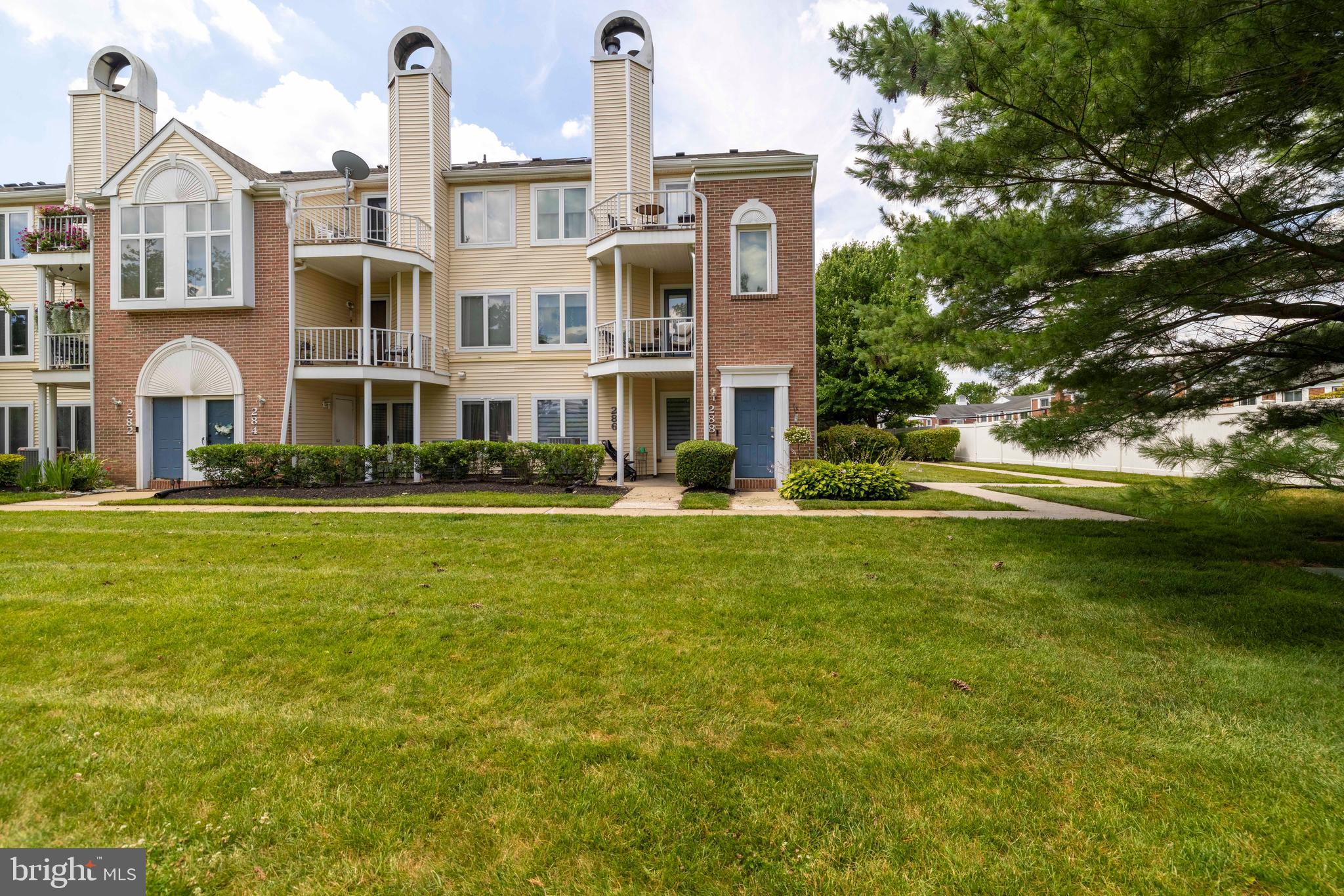 CRESTWOOD CONDO - Residential
