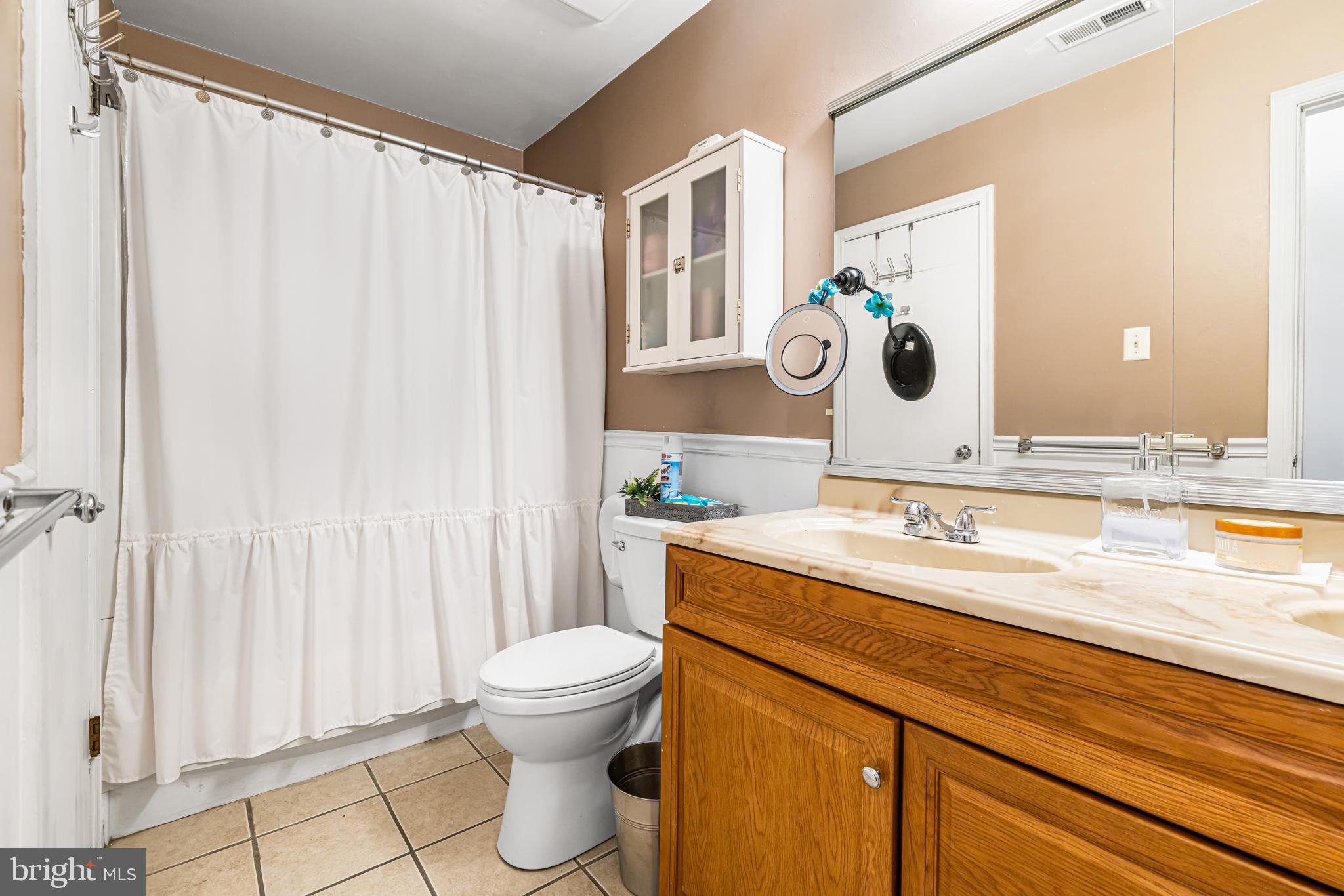 CRESTWOOD CONDO - Residential