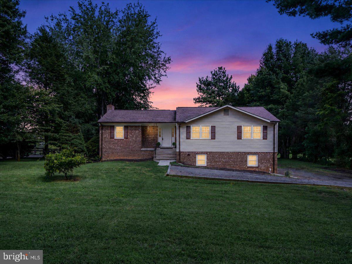 BROKEN HILLS - Residential
