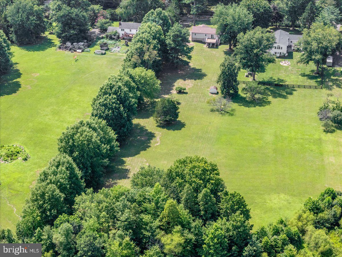 BROKEN HILLS - Residential