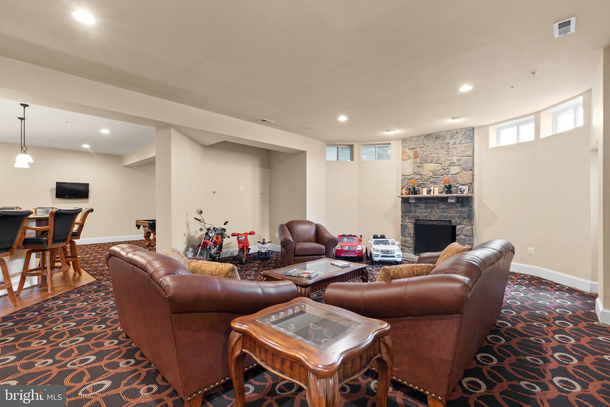 LAYTONSVILLE OUTSIDE - Residential