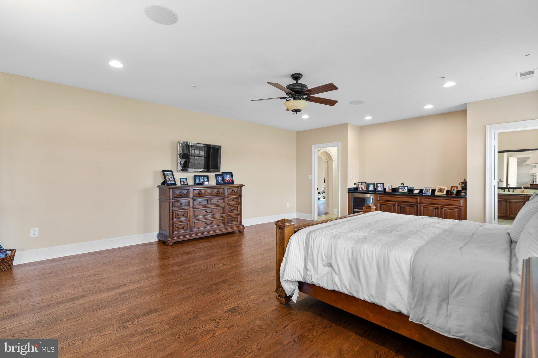 LAYTONSVILLE OUTSIDE - Residential