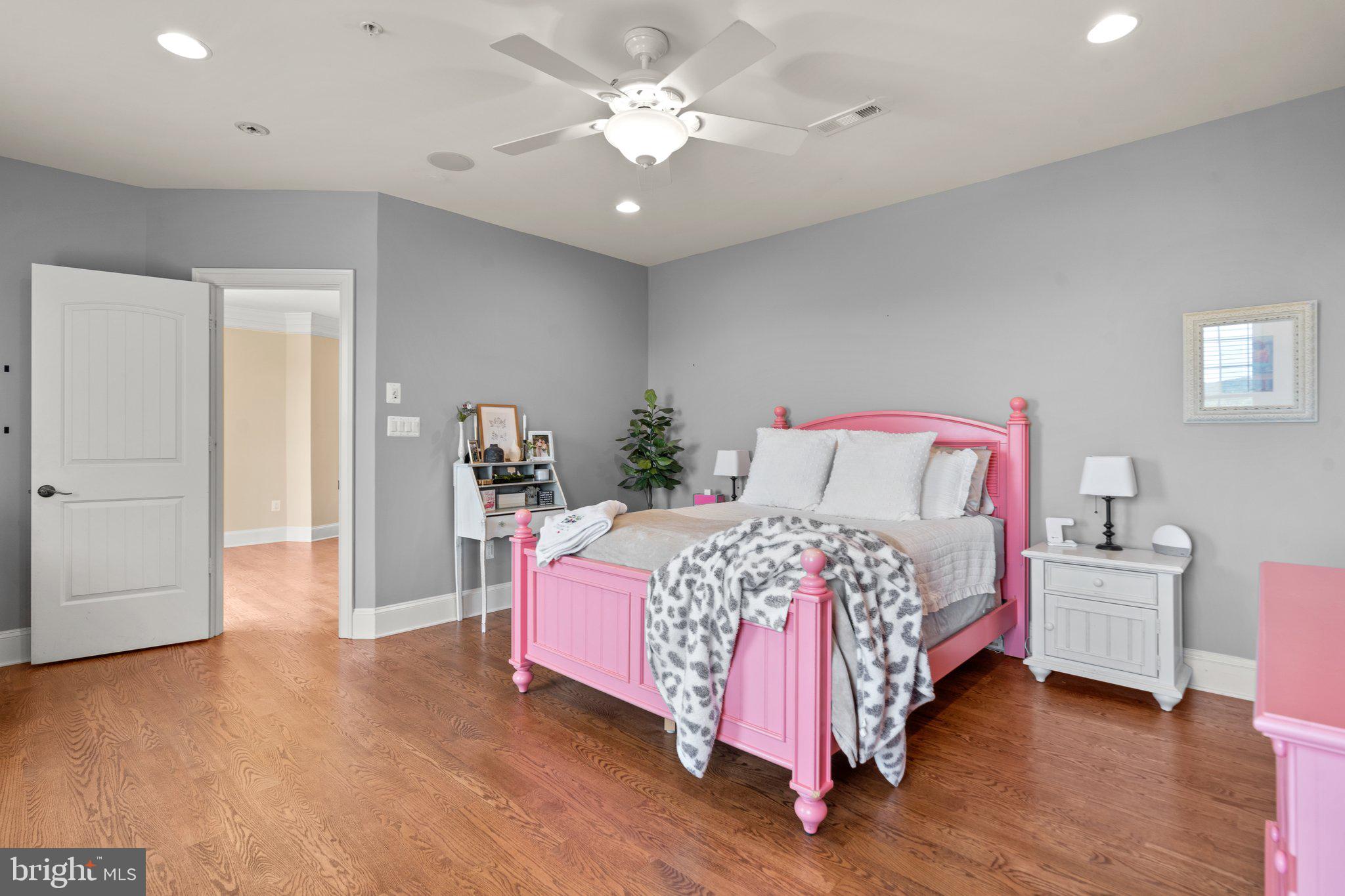 LAYTONSVILLE OUTSIDE - Residential