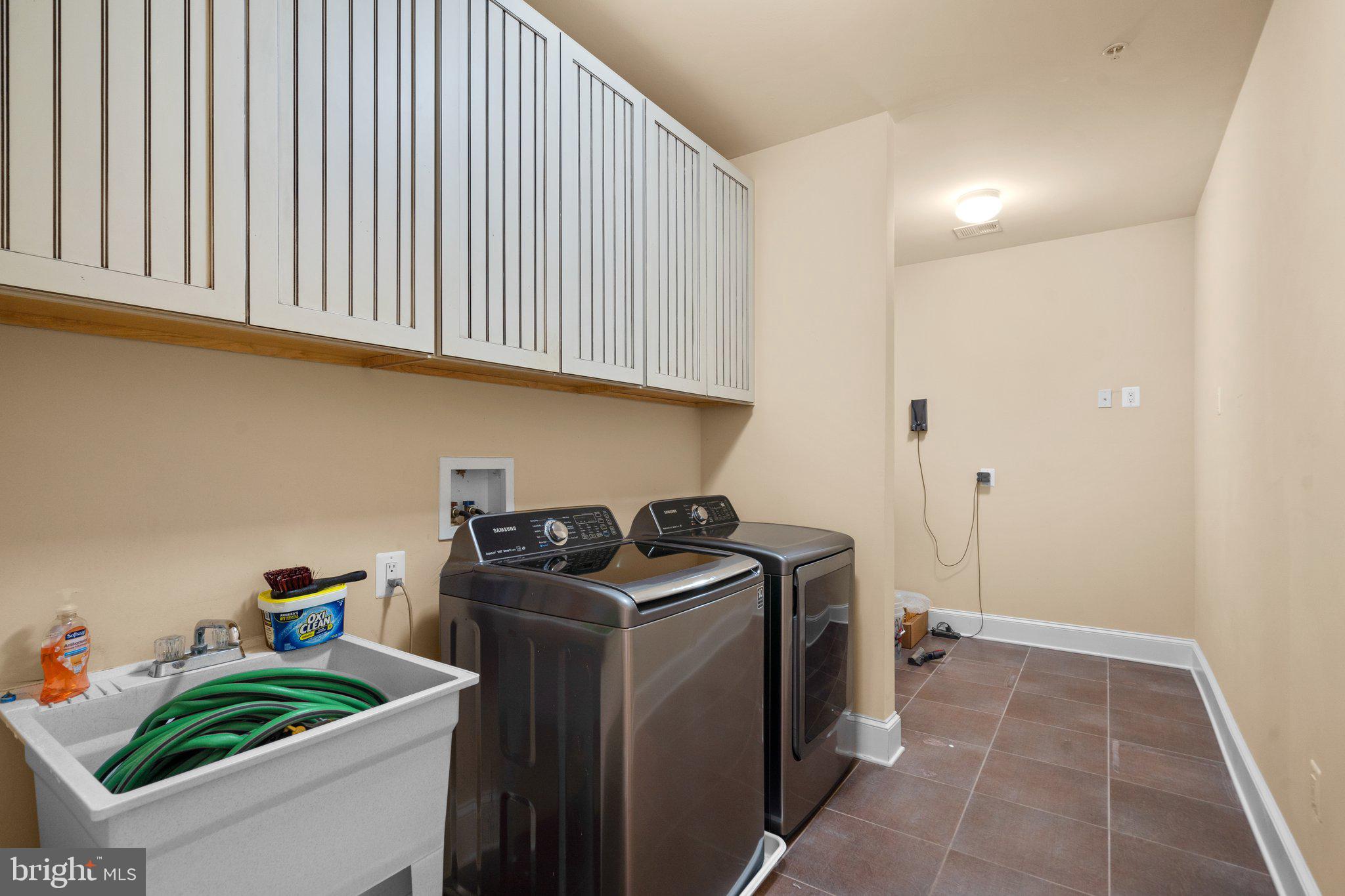 LAYTONSVILLE OUTSIDE - Residential