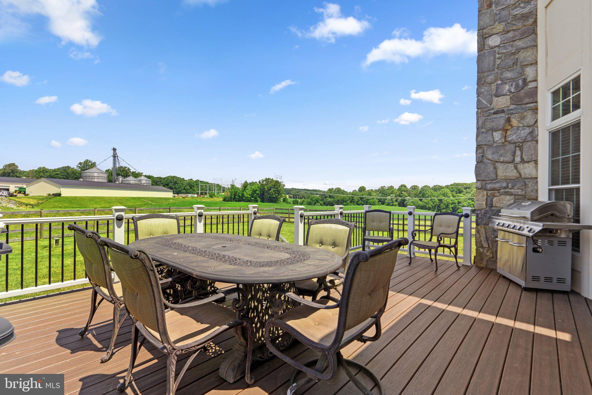 LAYTONSVILLE OUTSIDE - Residential