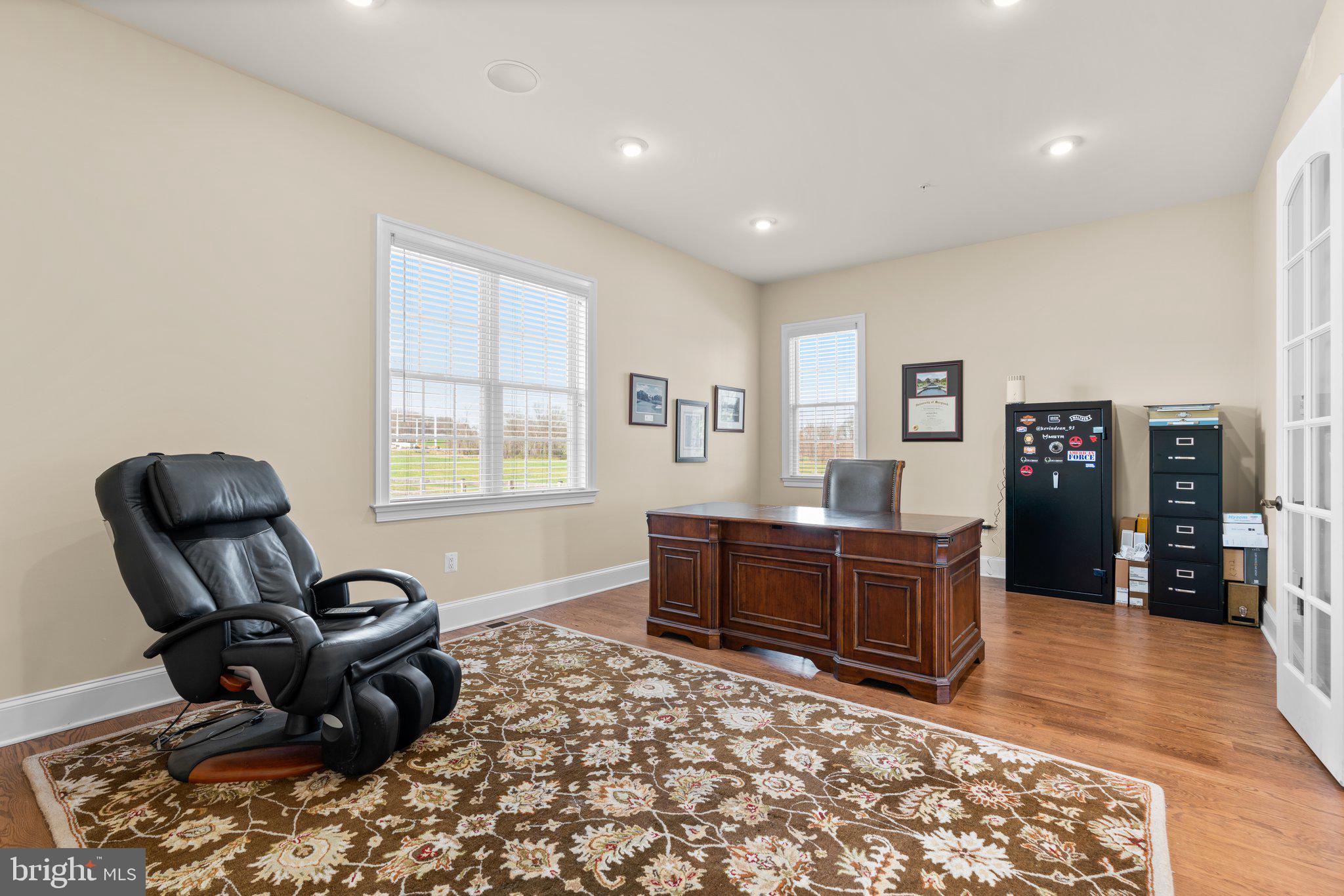 LAYTONSVILLE OUTSIDE - Residential