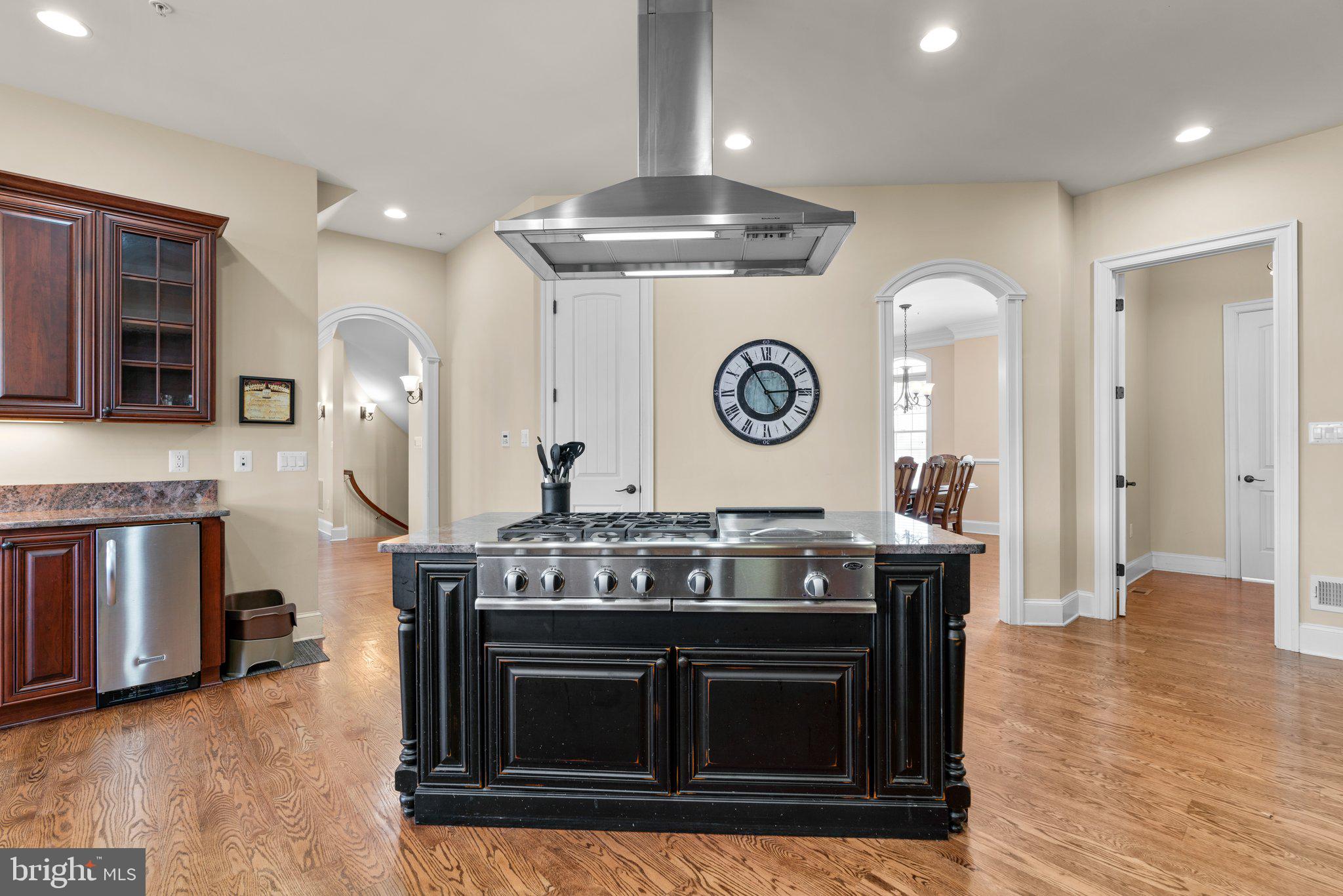 LAYTONSVILLE OUTSIDE - Residential