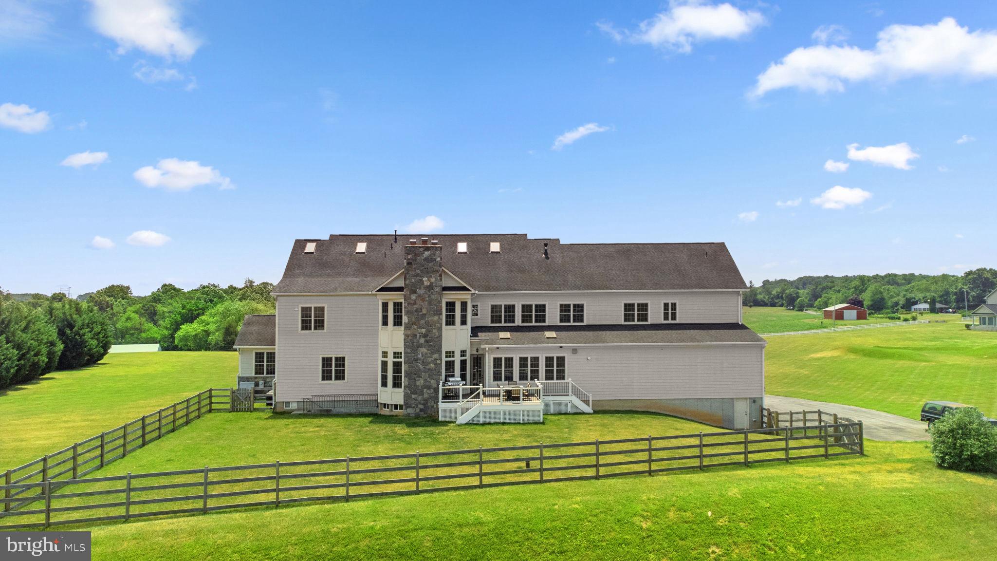 LAYTONSVILLE OUTSIDE - Residential
